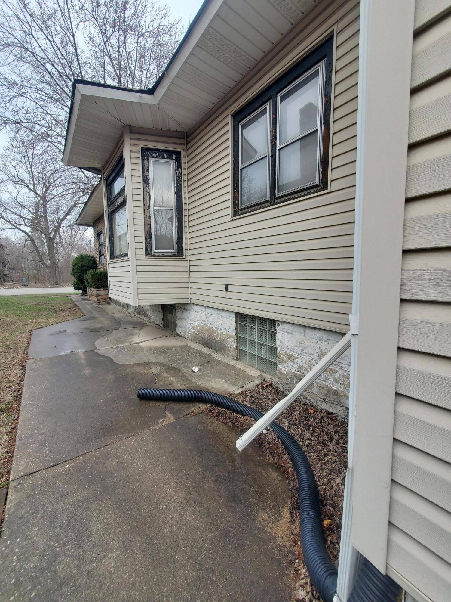 Gary, IN 46404,1327 Roosevelt ST
