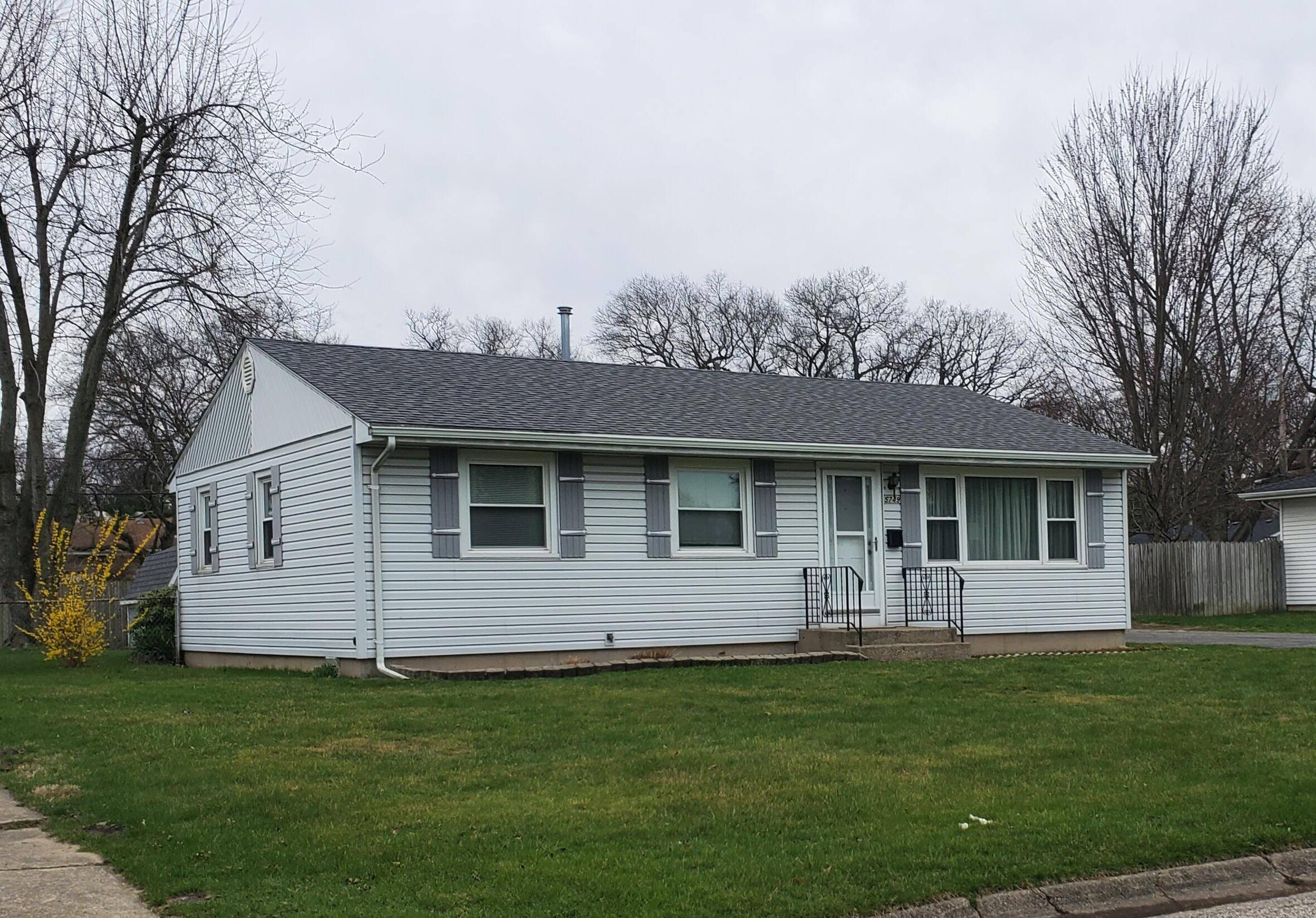 Portage, IN 46368,5749 Houston AVE