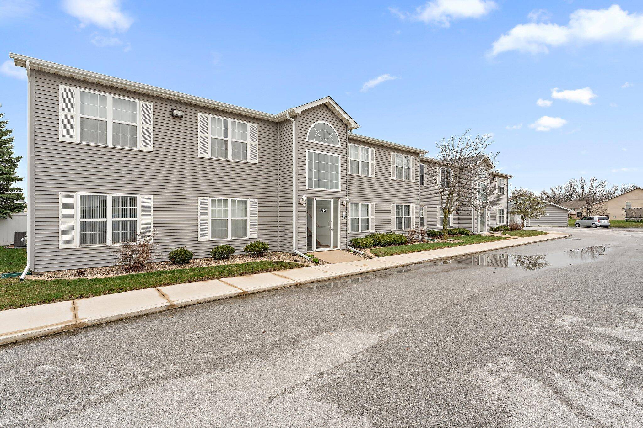 Merrillville, IN 46410,8222 Lincoln CIR #A
