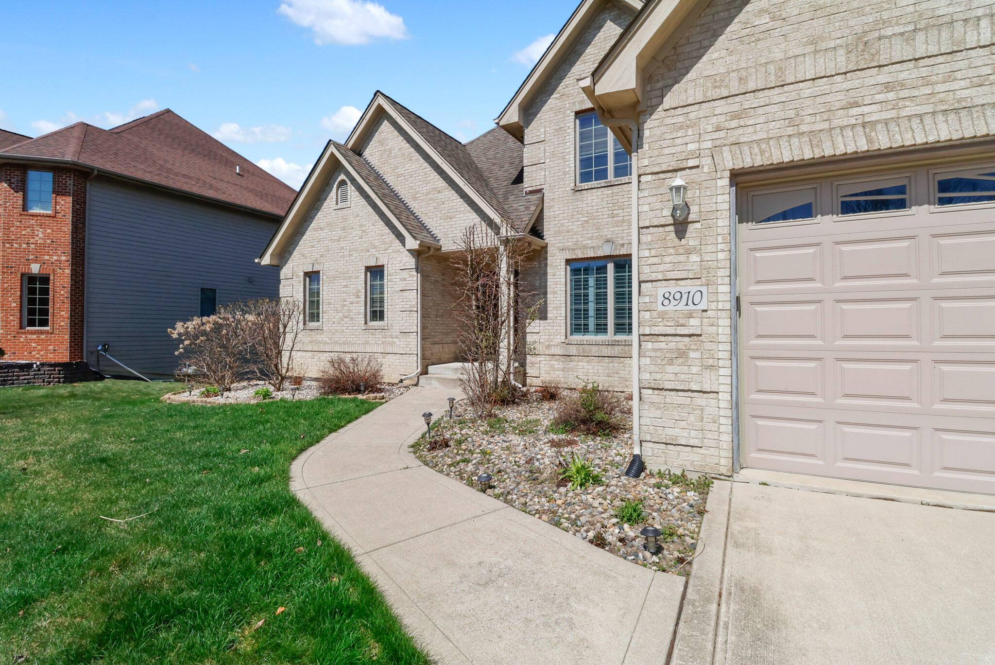 Crown Point, IN 46307,8910 Doubletree DR