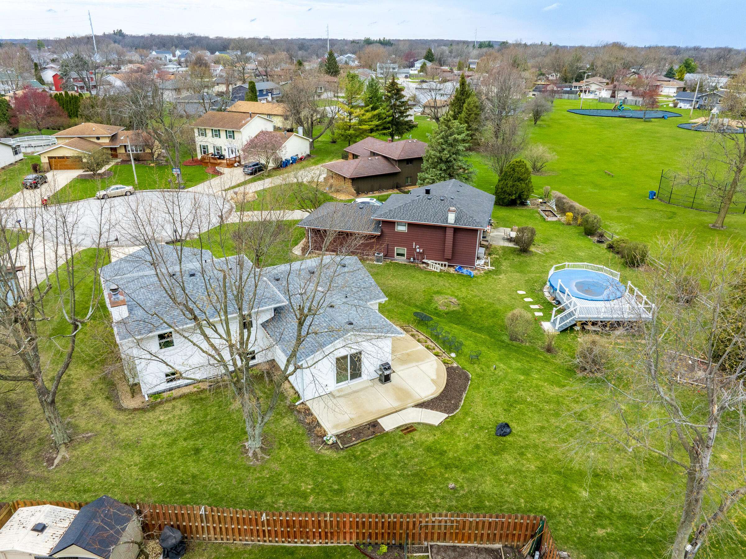 Crown Point, IN 46307,8909 Porter CT