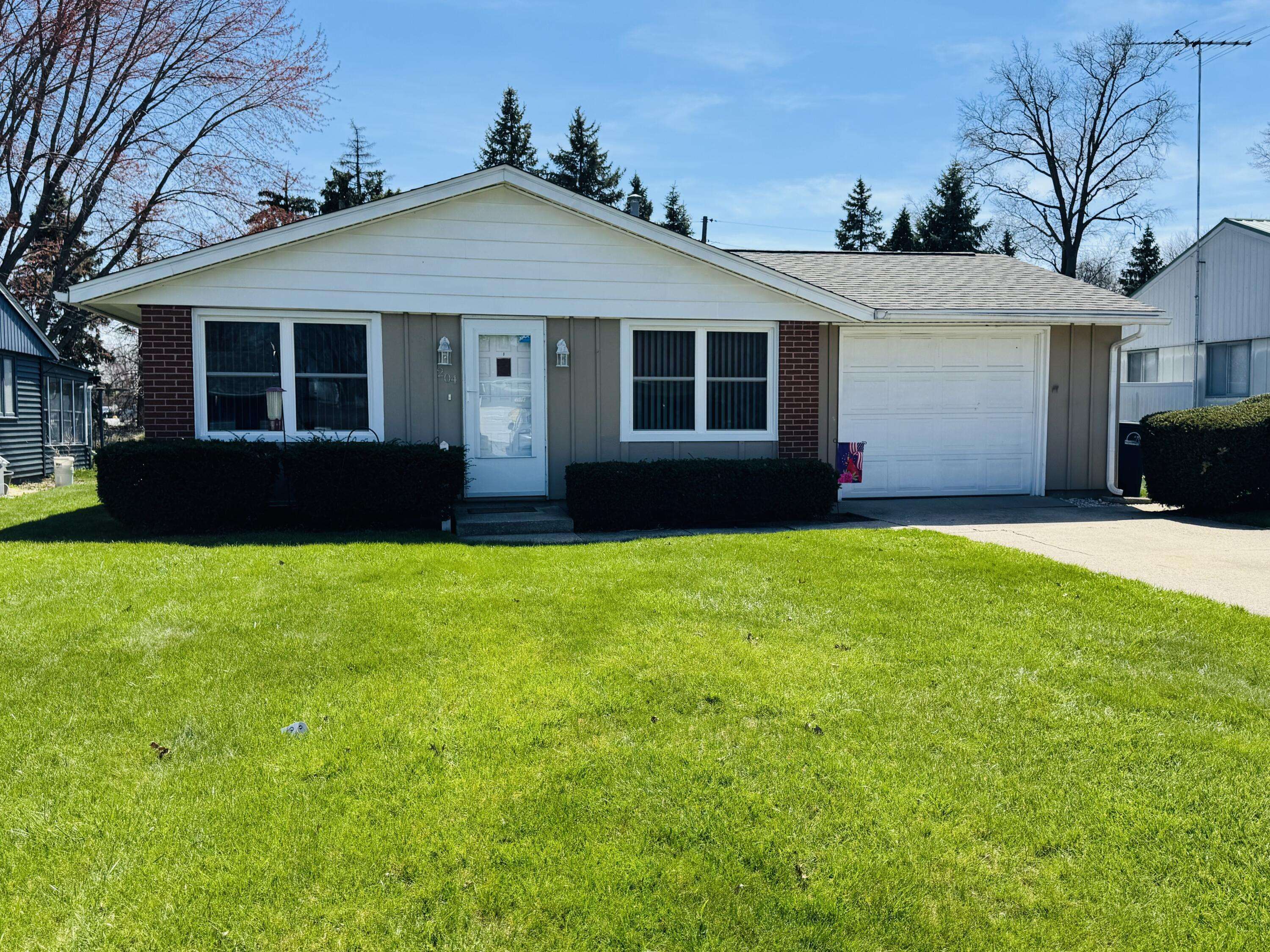 Michigan City, IN 46360,204 Southwood DR