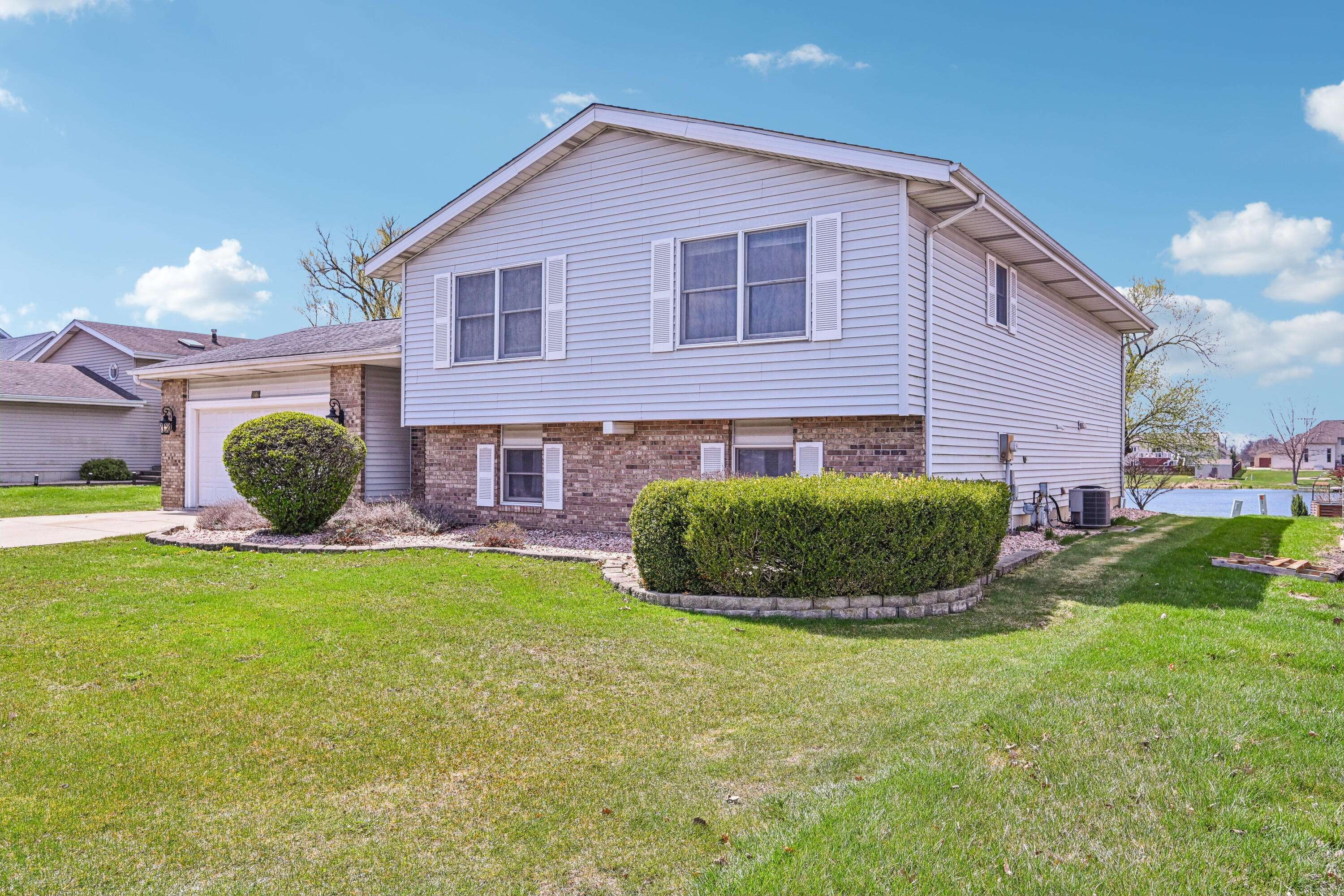 Crown Point, IN 46307,2806 Painted Leaf DR