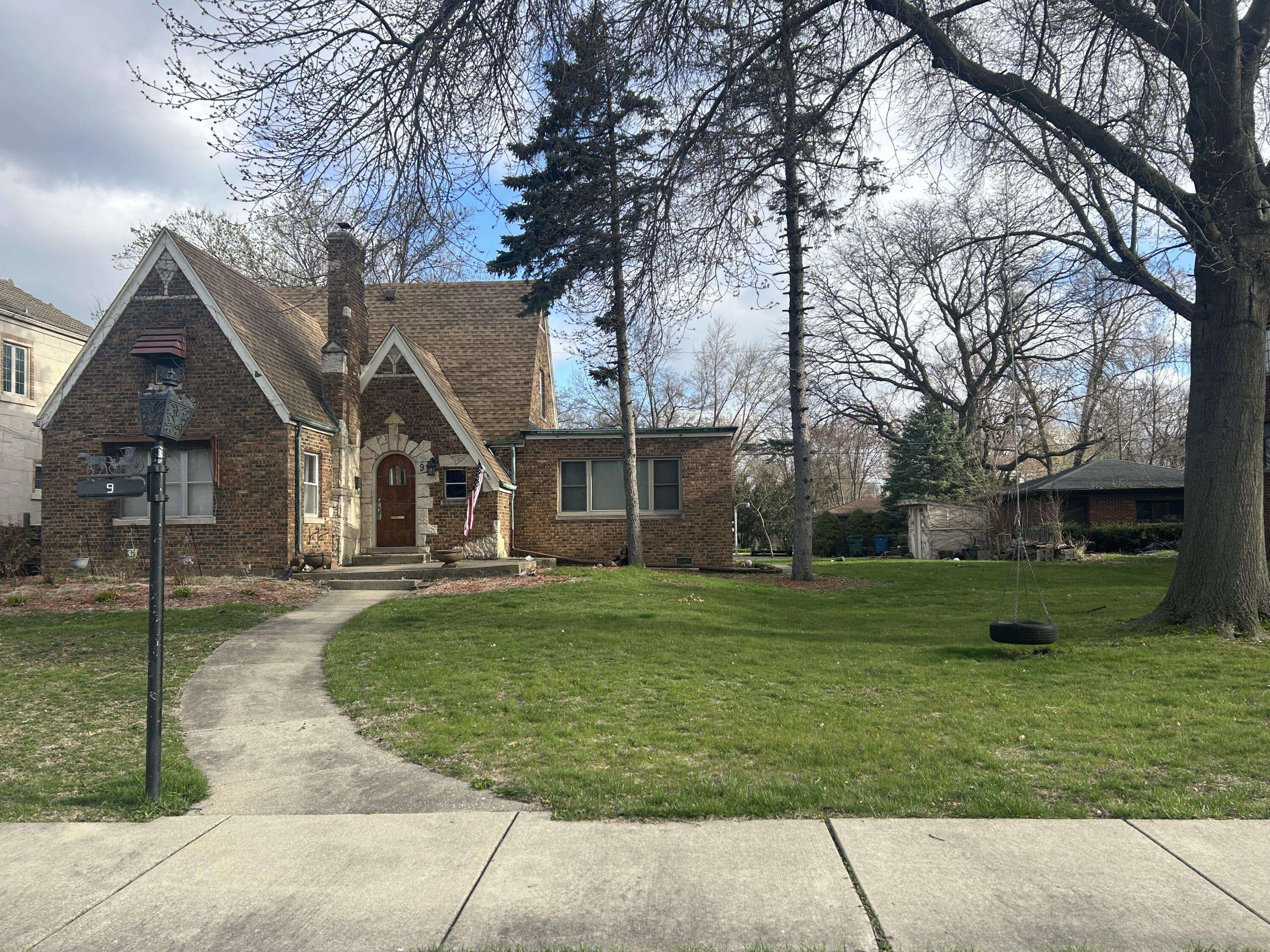 Hammond, IN 46324,9 172nd ST