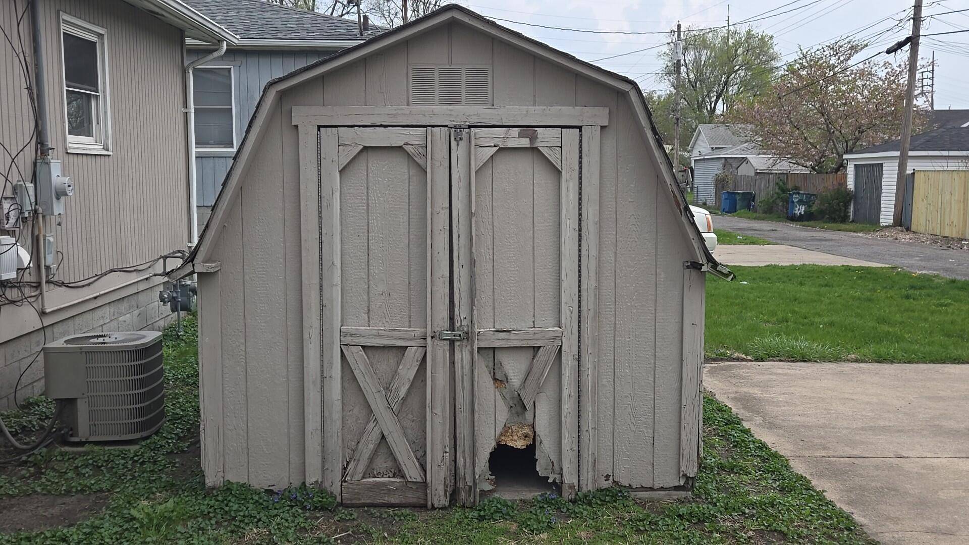 Hammond, IN 46320,1235 Logan ST