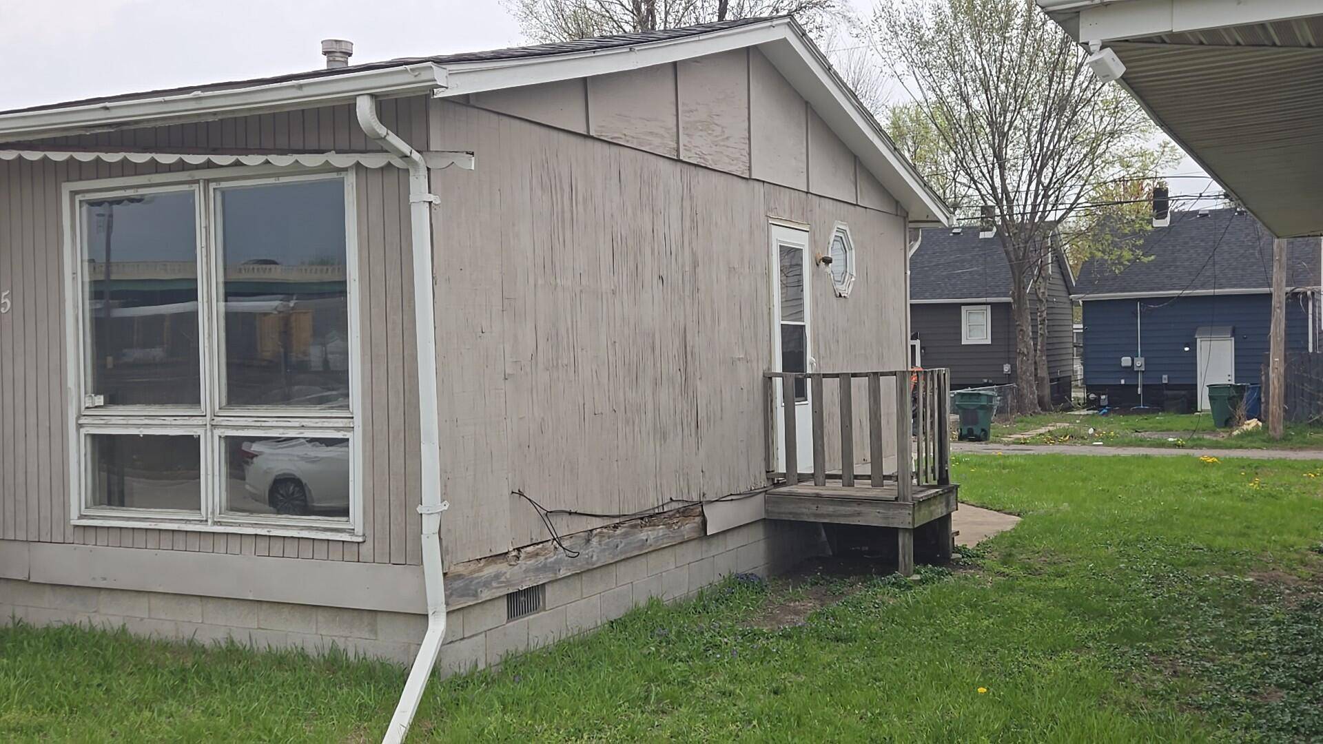 Hammond, IN 46320,1235 Logan ST