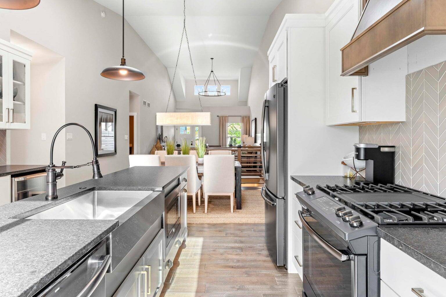 St. John, IN 46373,10883 Walnut DR