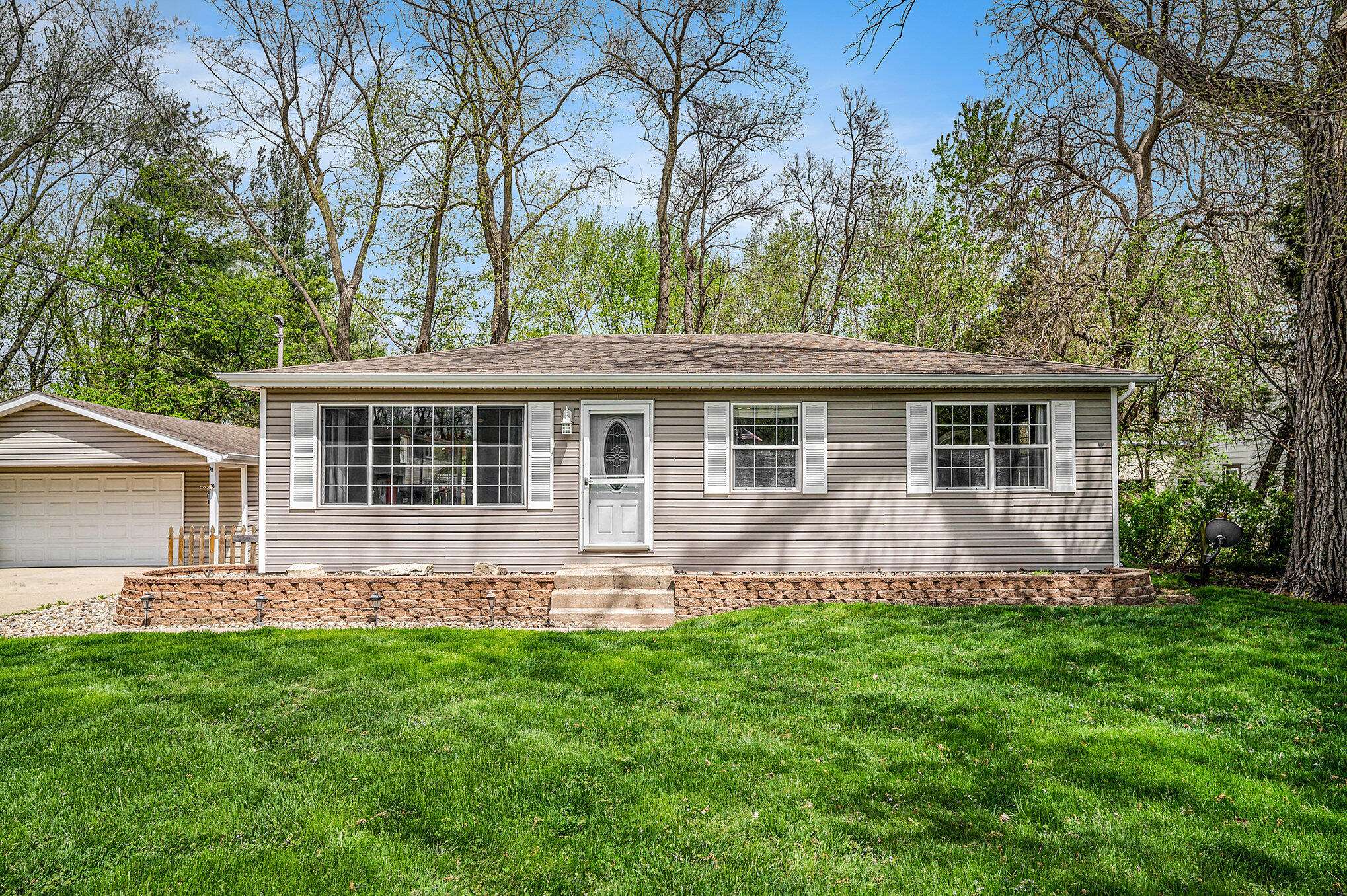 Schererville, IN 46375,316 W 67th AVE