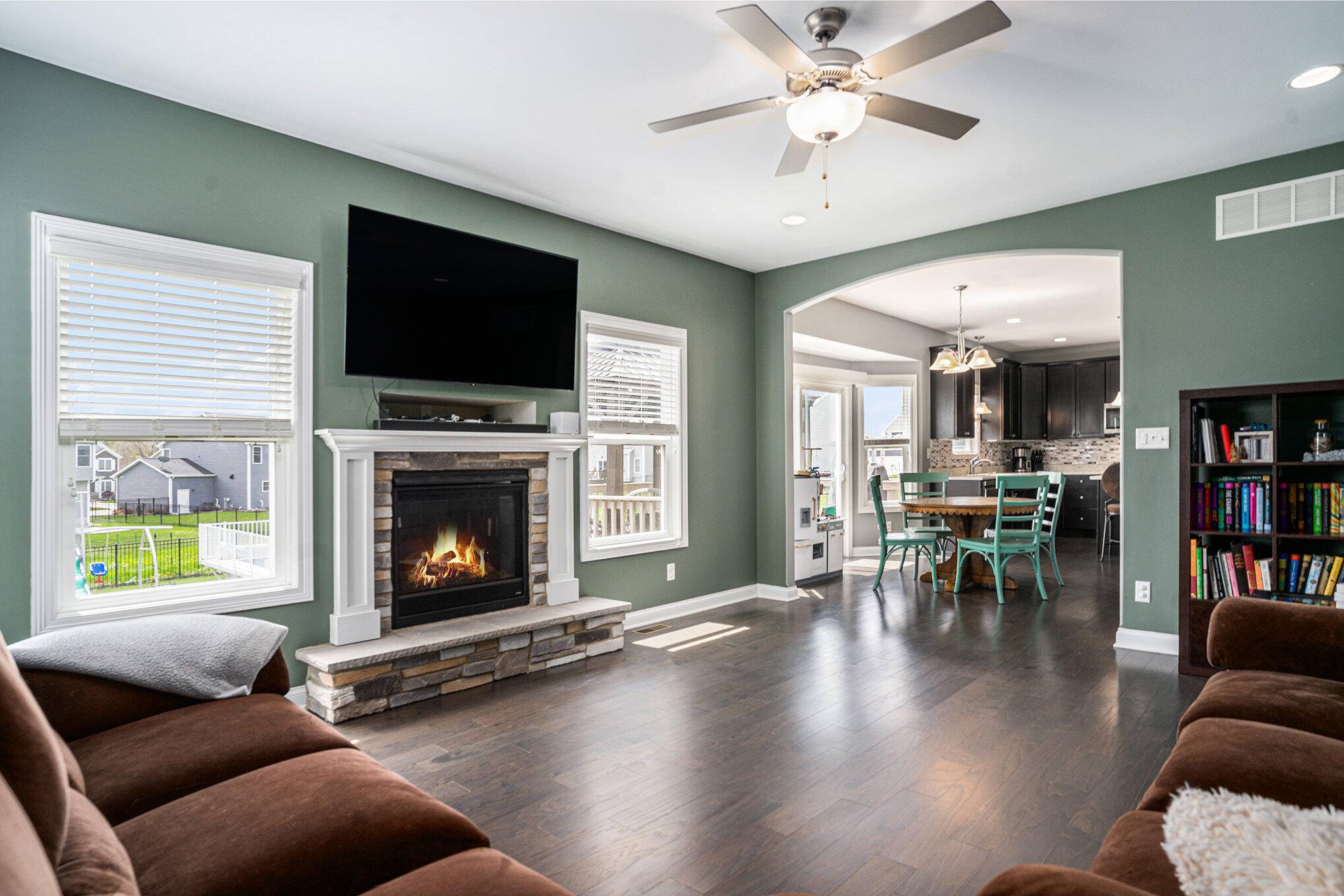 Valparaiso, IN 46383,8 Switchgrass DR