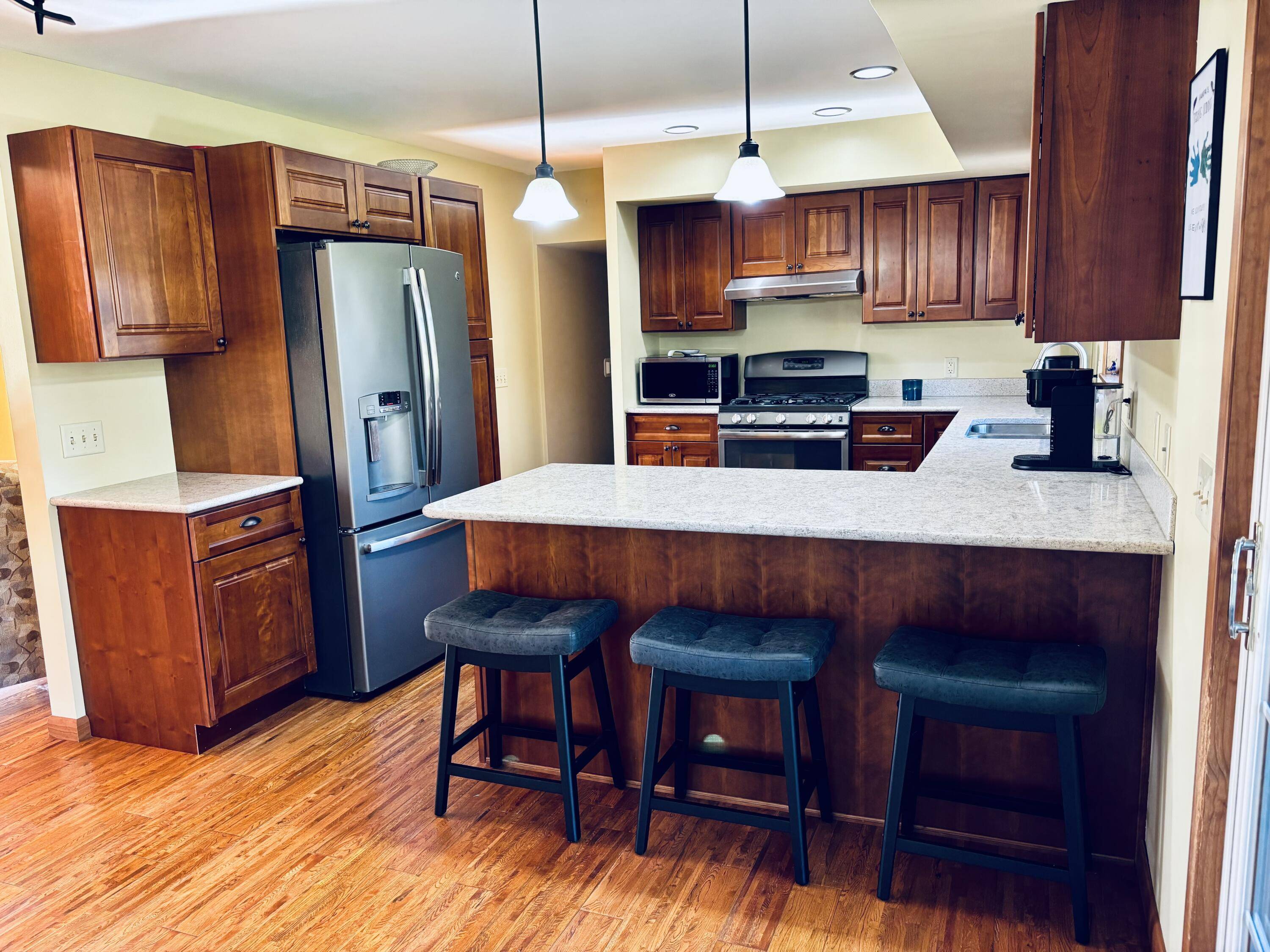 Valparaiso, IN 46385,733 Meridian RD