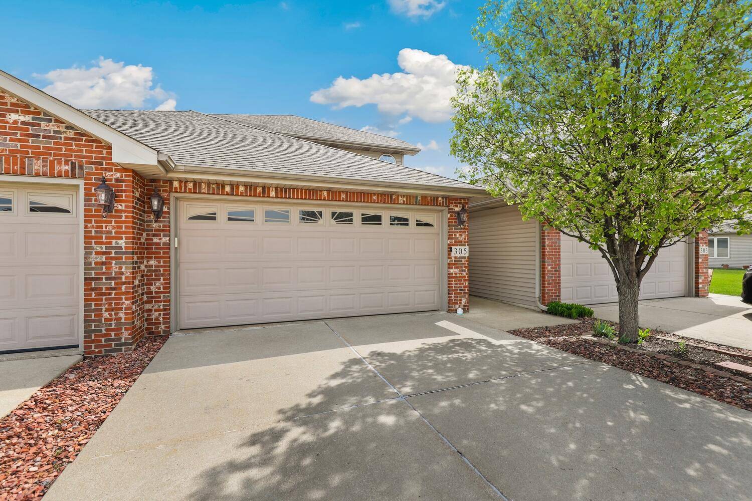 Schererville, IN 46375,305 Deertrail LN