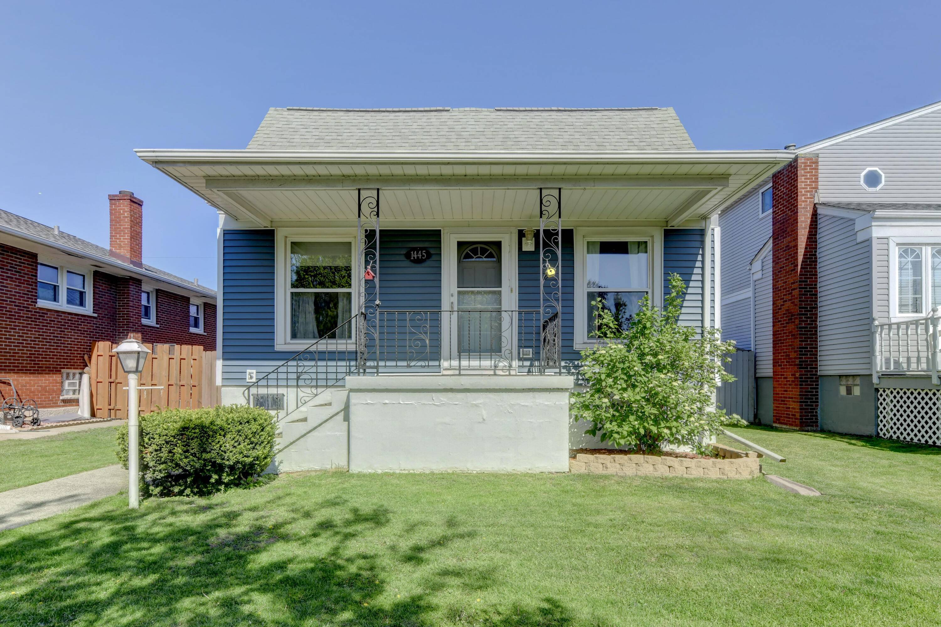 Whiting, IN 46394,1445 Parkview AVE