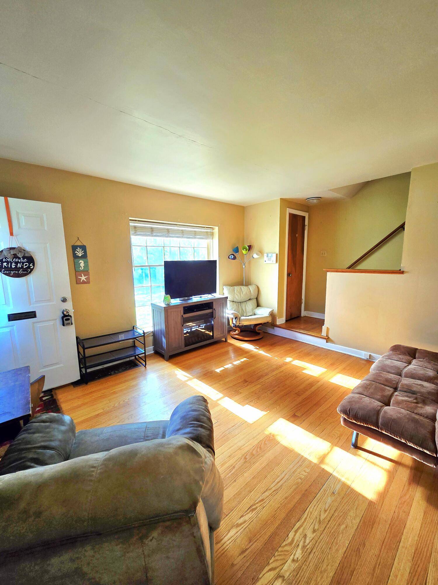Munster, IN 46321,8141 Highland PL