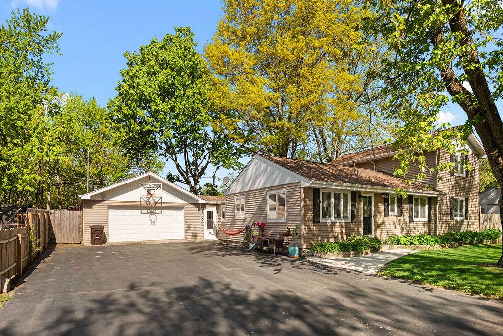 Valparaiso, IN 46383,5407 Smilax LN