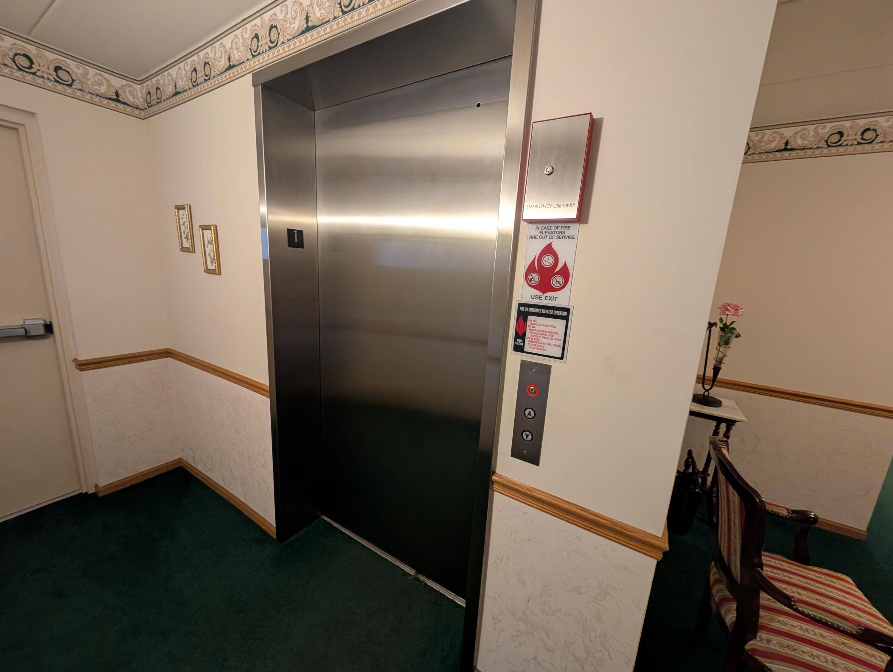 Dyer, IN 46311,909 Swan DR #2c