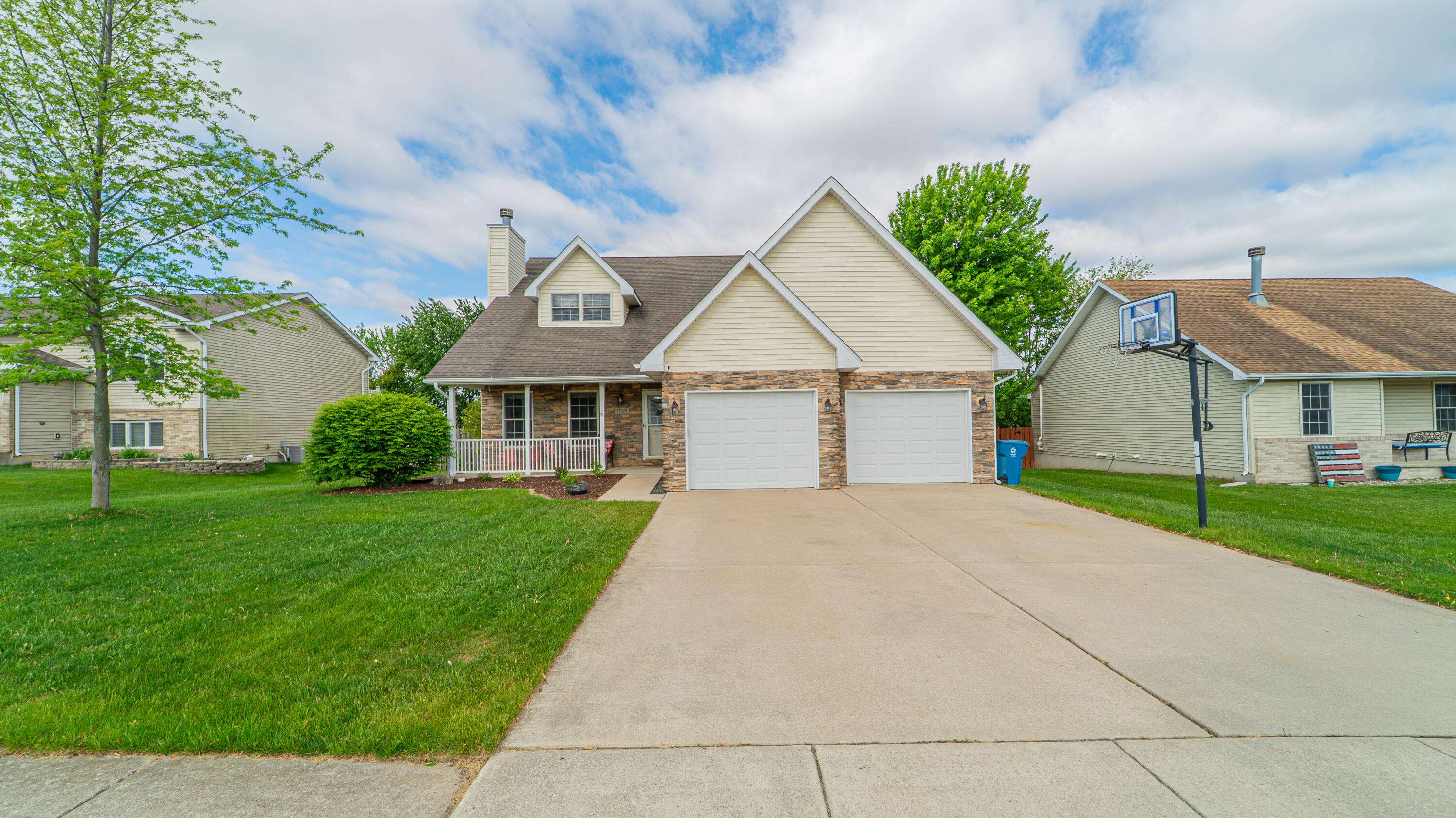 Lowell, IN 46356,17328 Camelot DR