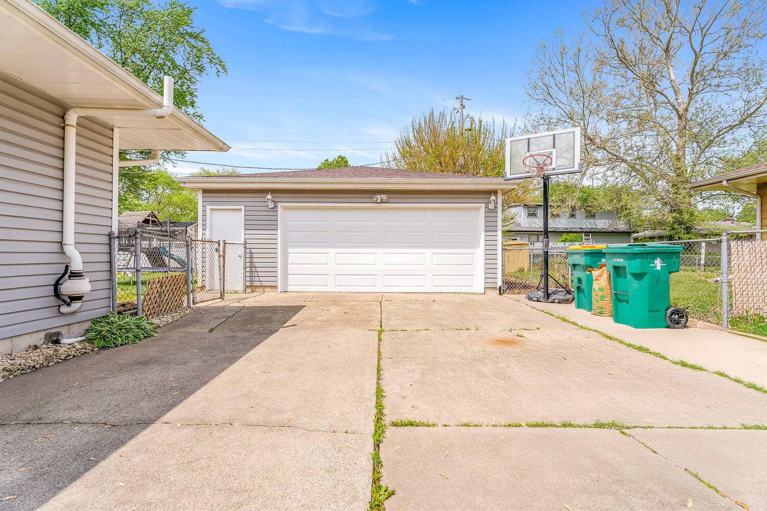 Merrillville, IN 46410,7338 Jennings PL