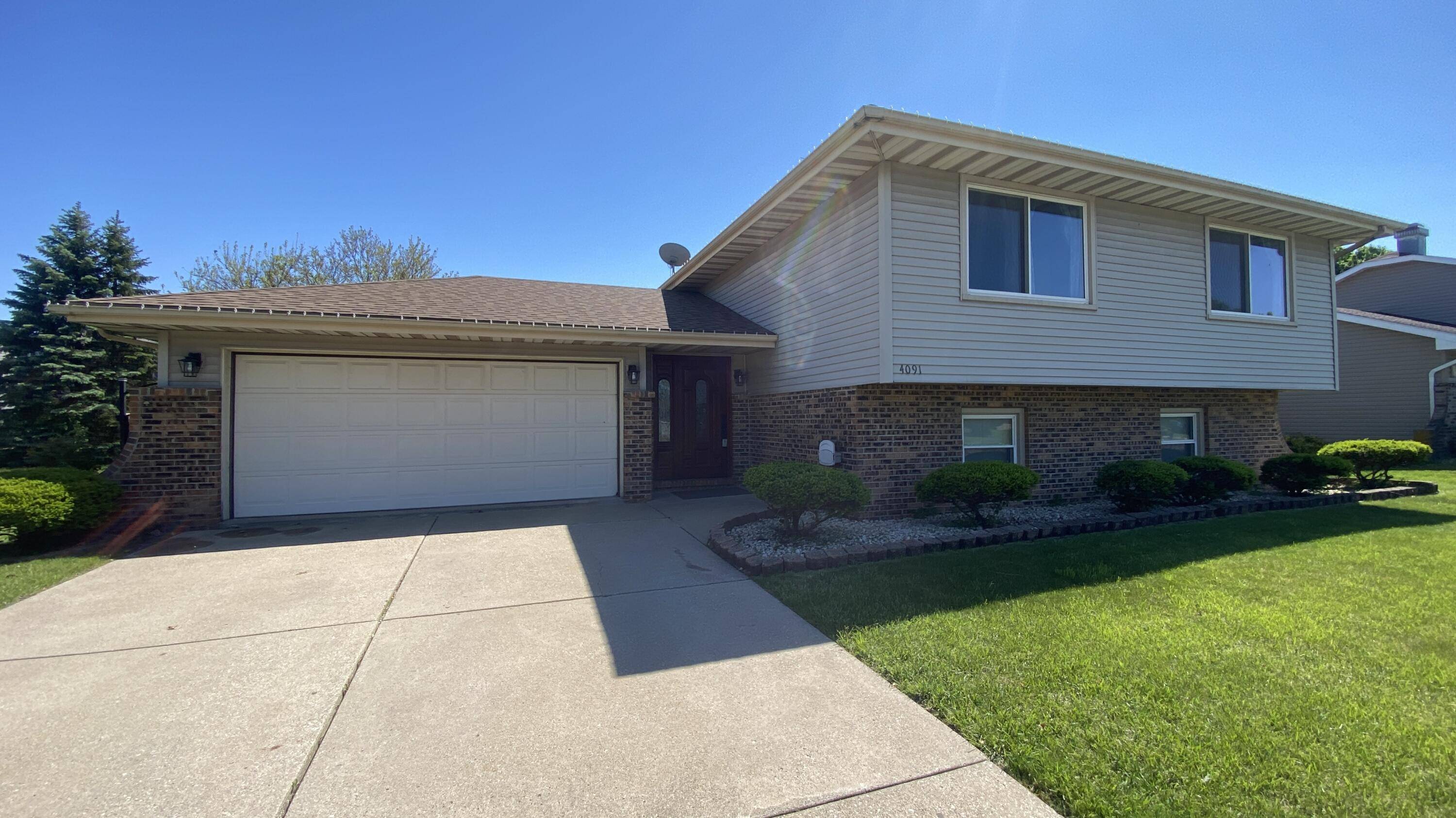 Merrillville, IN 46410,4091 W 76th LN
