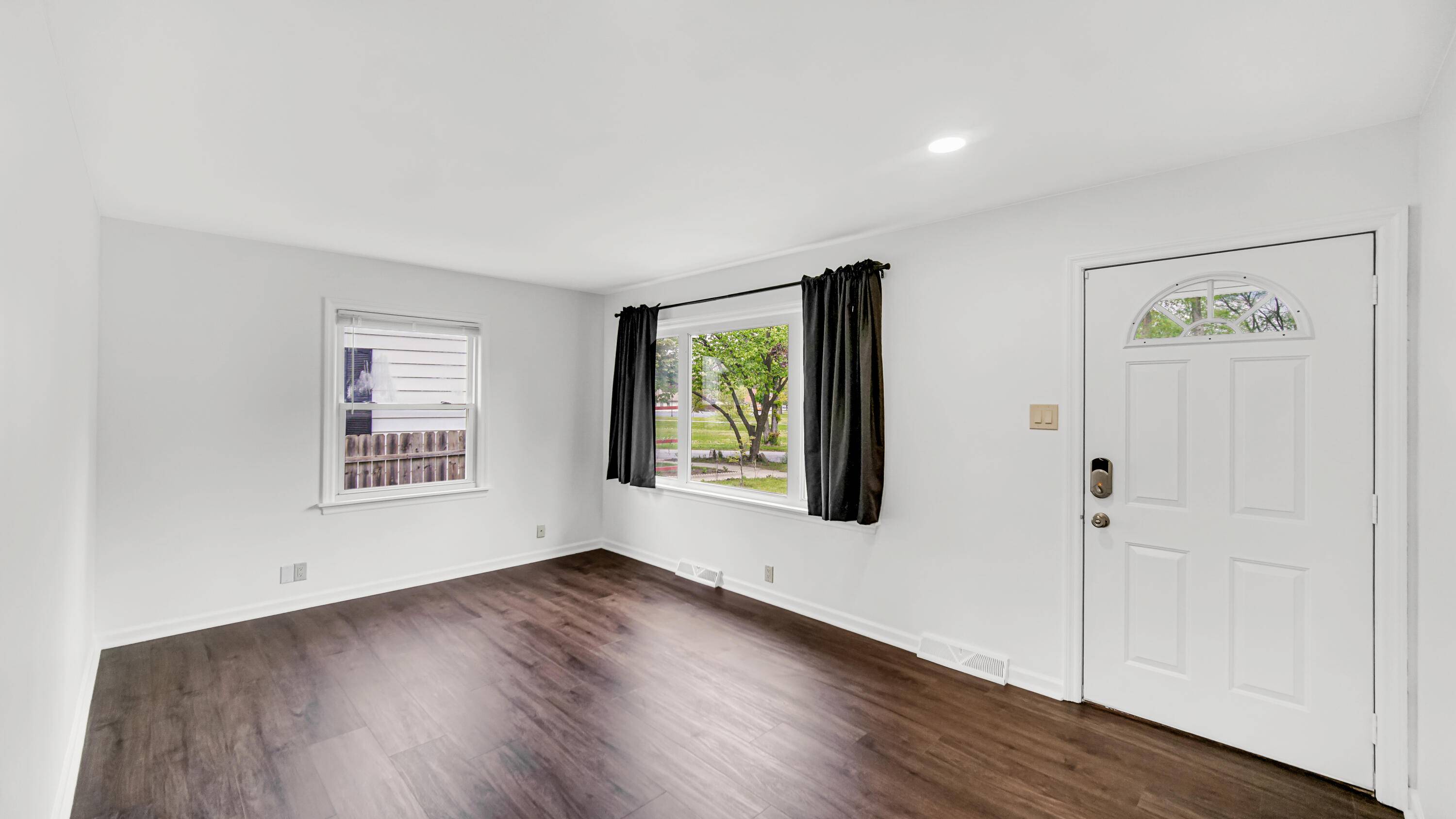 Hammond, IN 46324,7028 Beech AVE