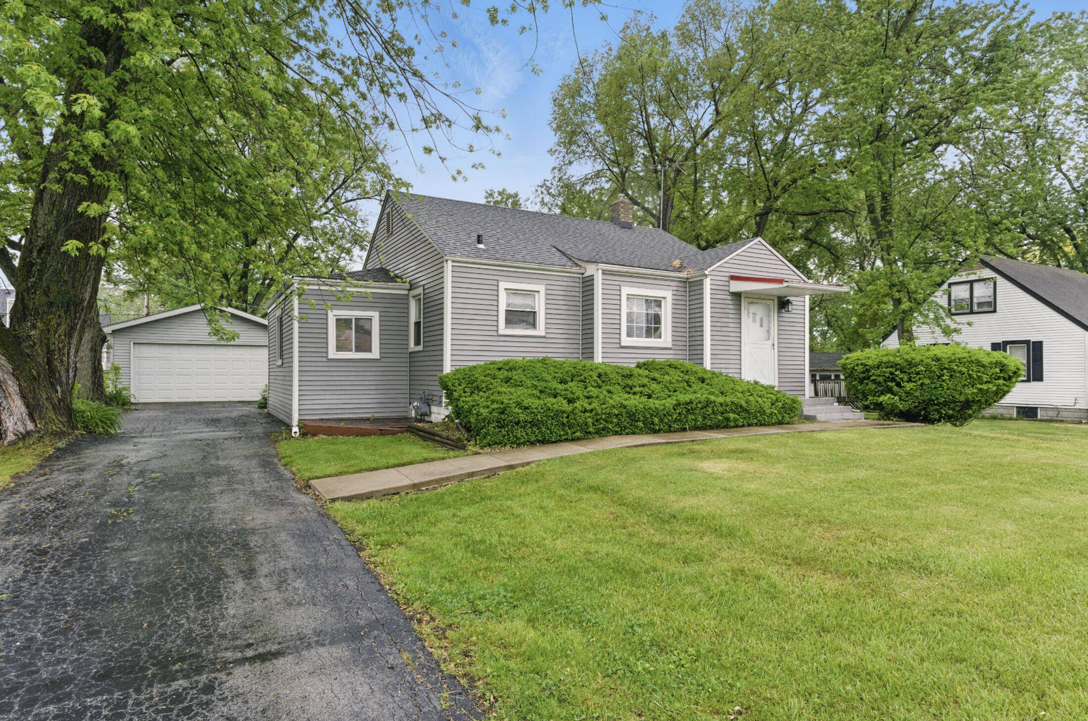 Merrillville, IN 46410,8208 W Taft ST