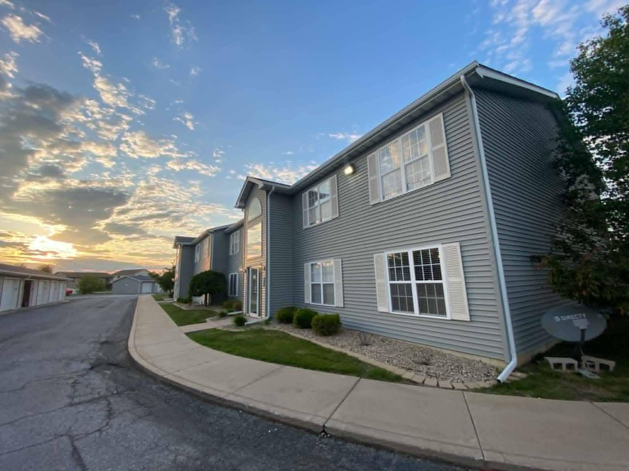 Merrillville, IN 46410,8251 Lincoln CIR #D