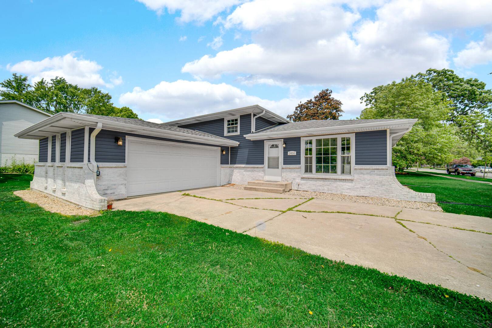 Hobart, IN 46342,2450 Walnut LN