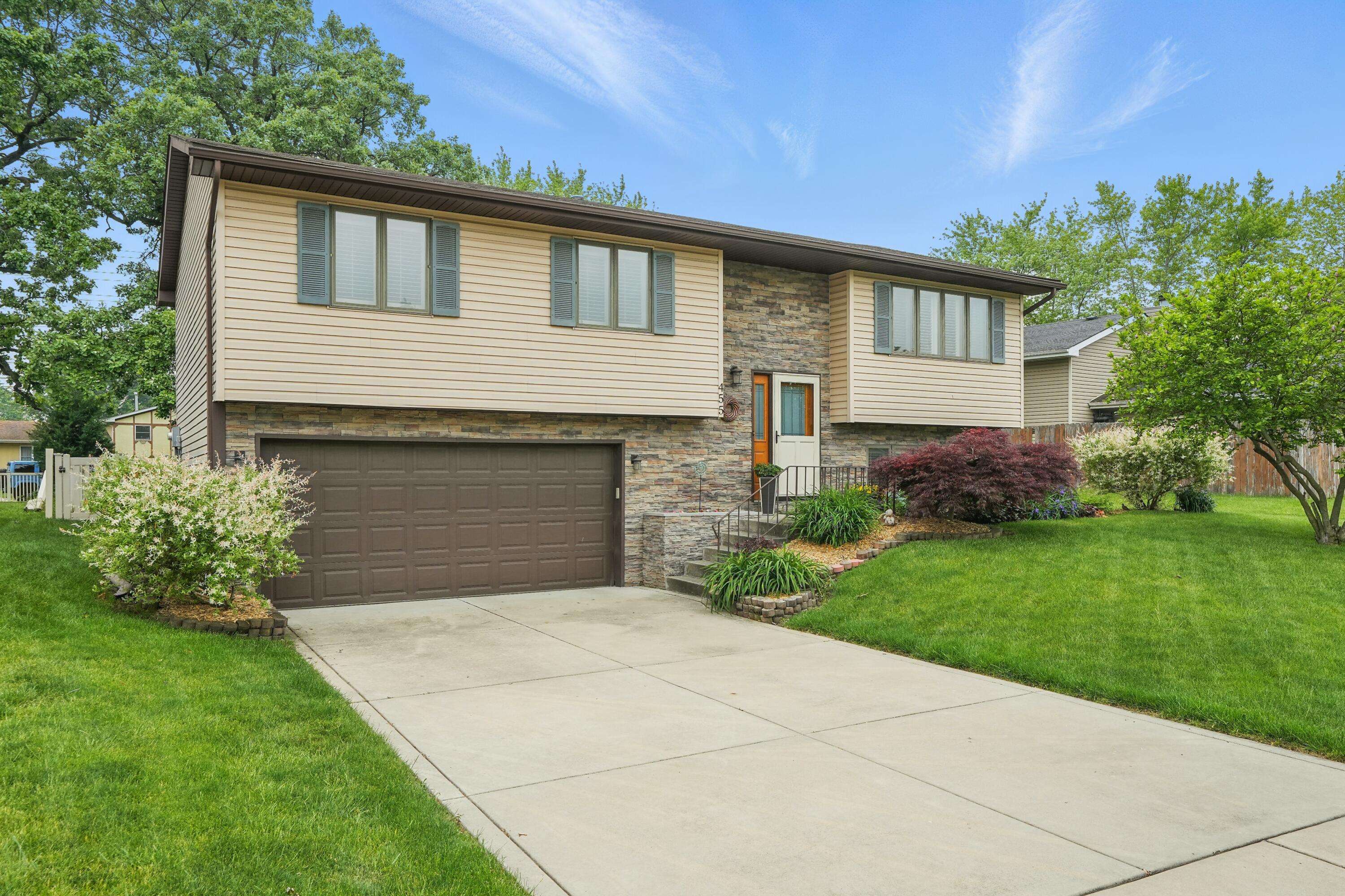 Crown Point, IN 46307,455 Northgate DR
