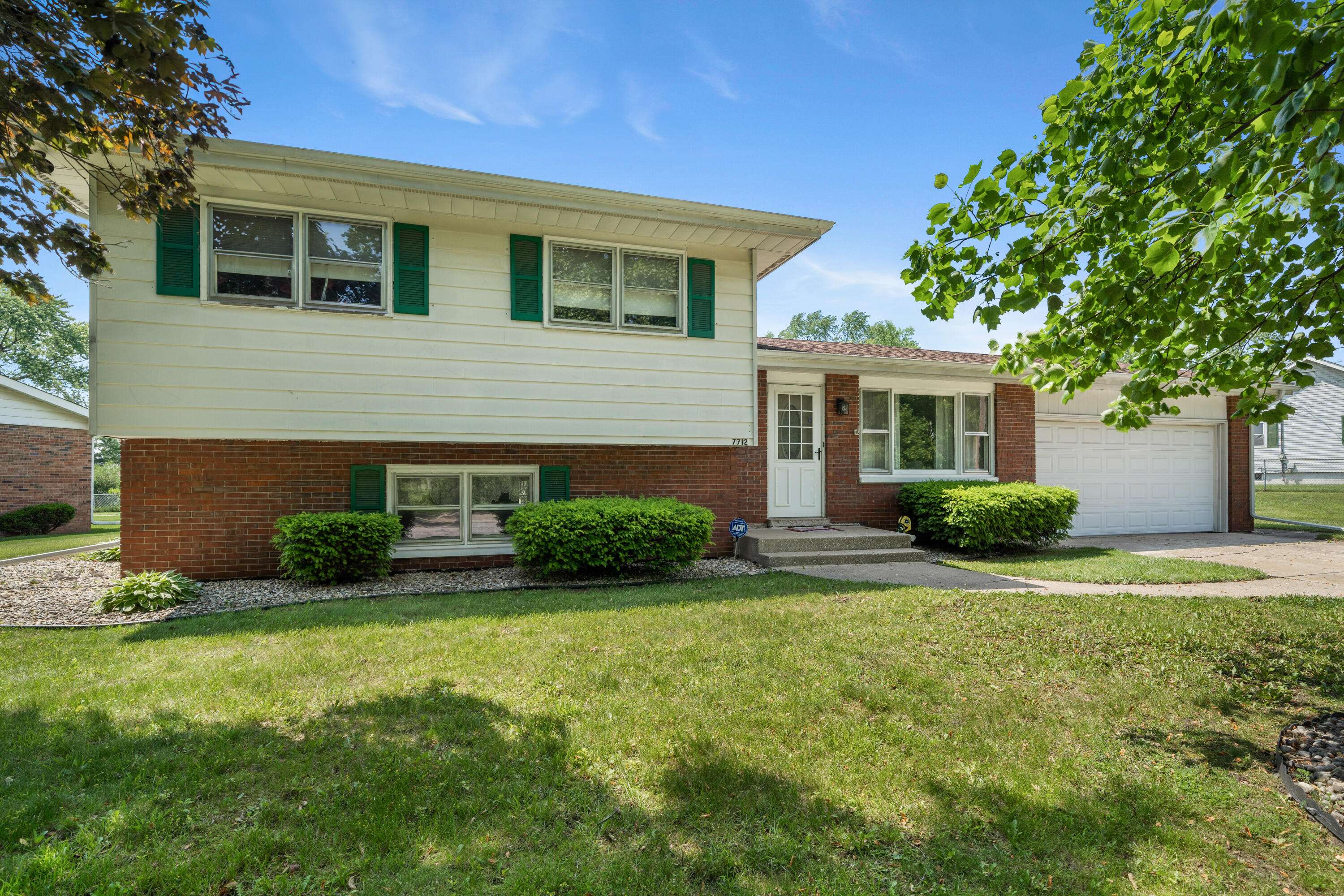 Merrillville, IN 46410,7712 Delaware PL