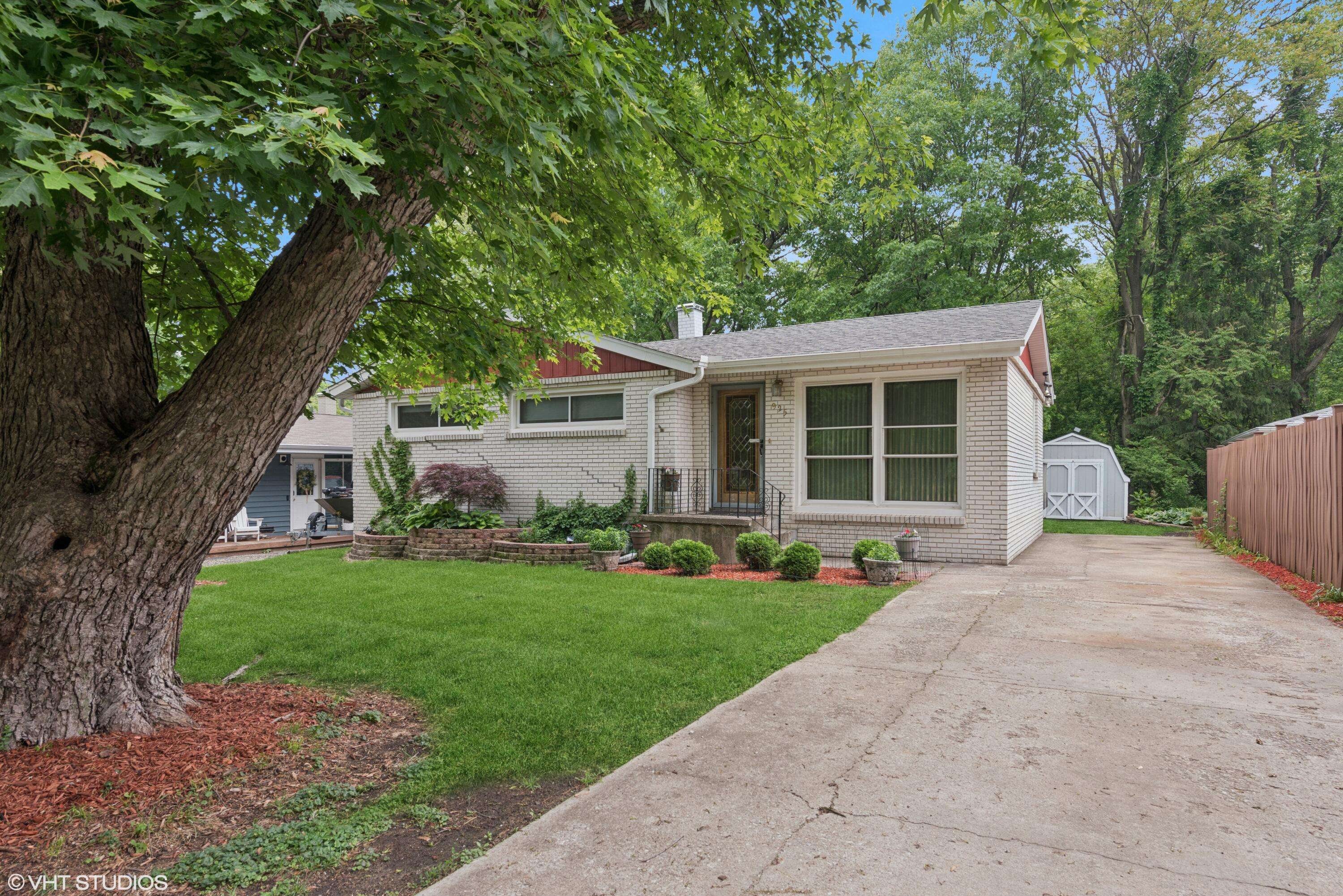 Gary, IN 46403,925 N Warren ST