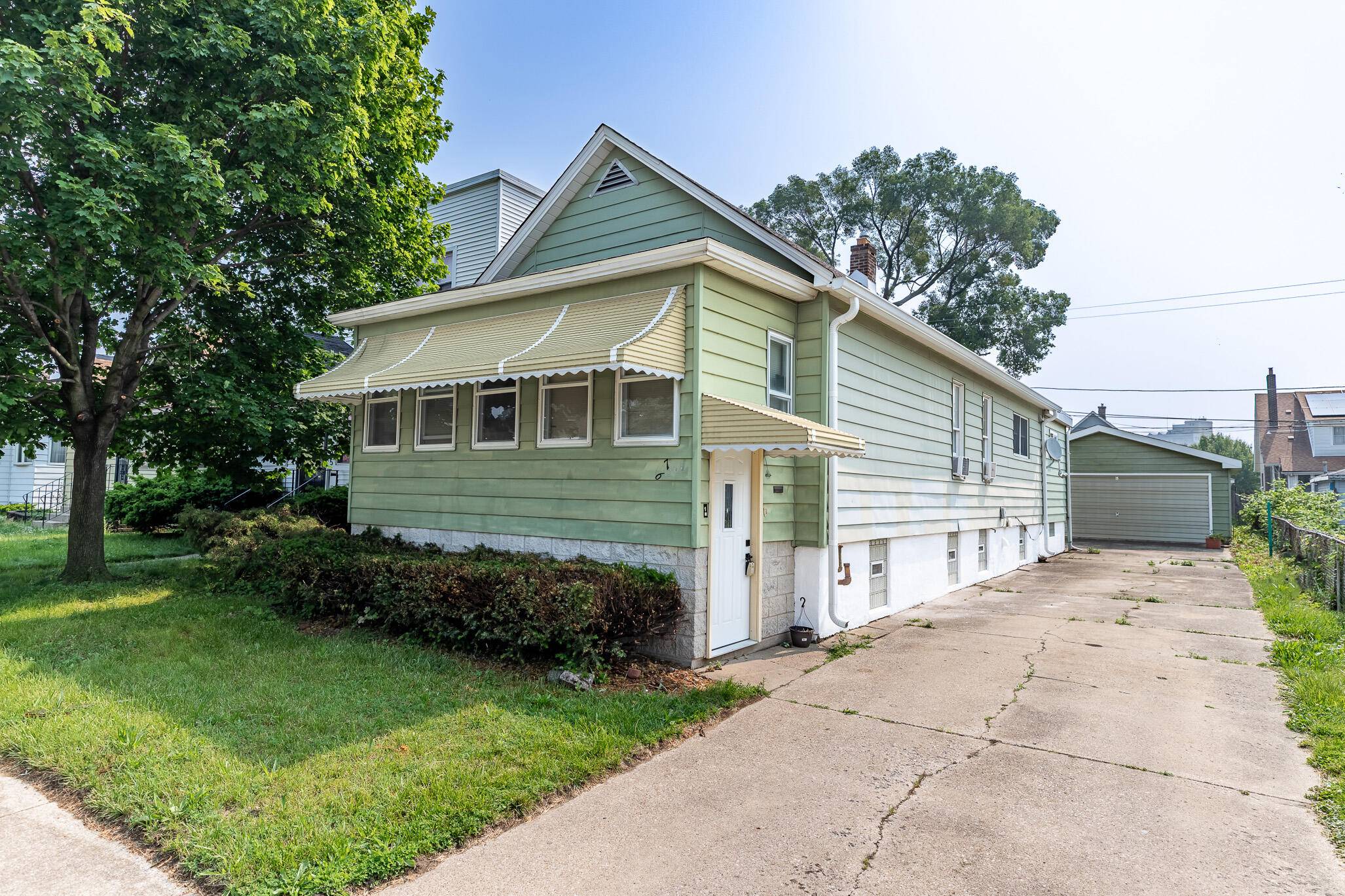 Calumet City, IL 60409,607 Forsythe AVE