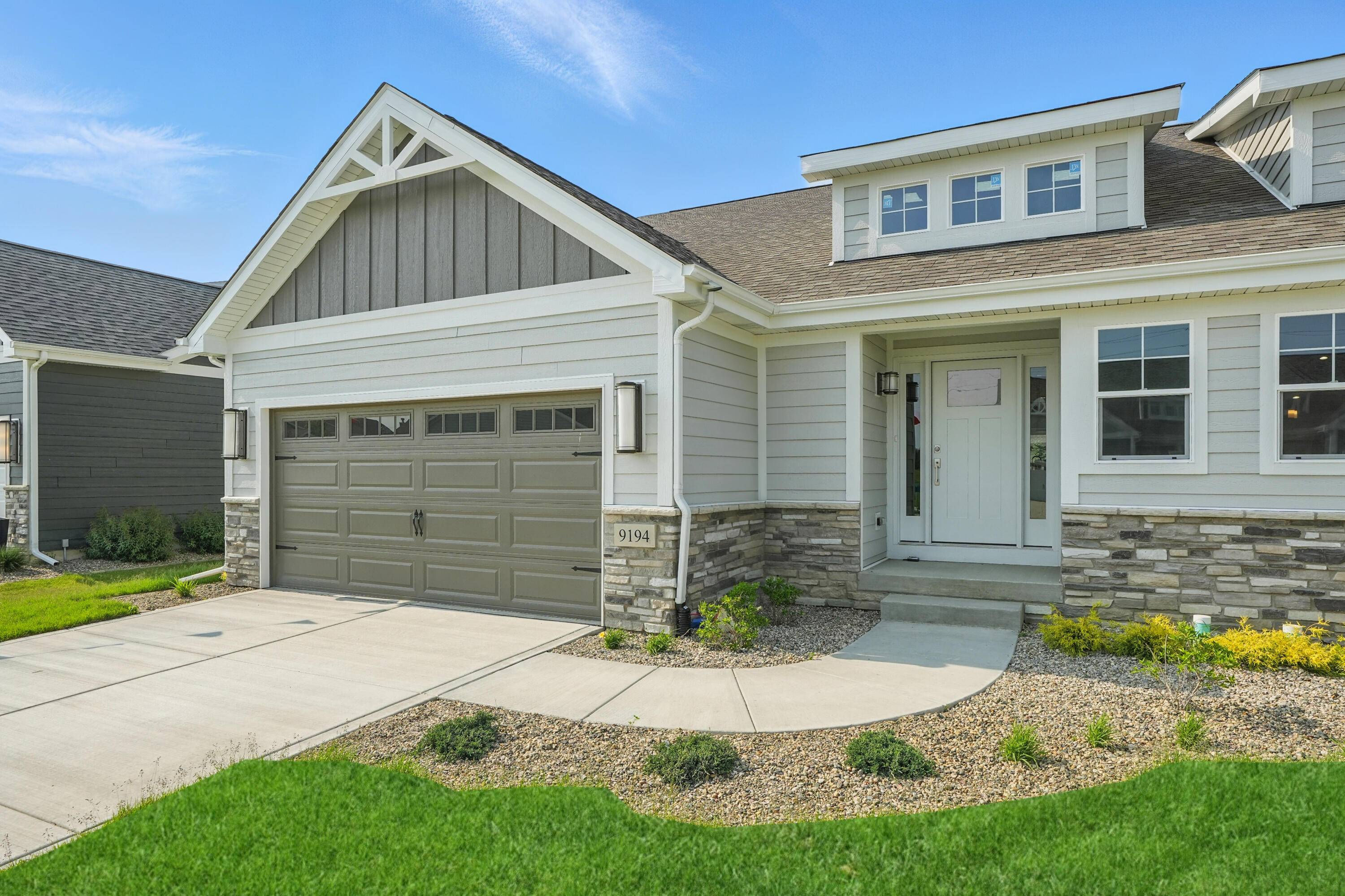 St. John, IN 46373,9194 Hickory PL