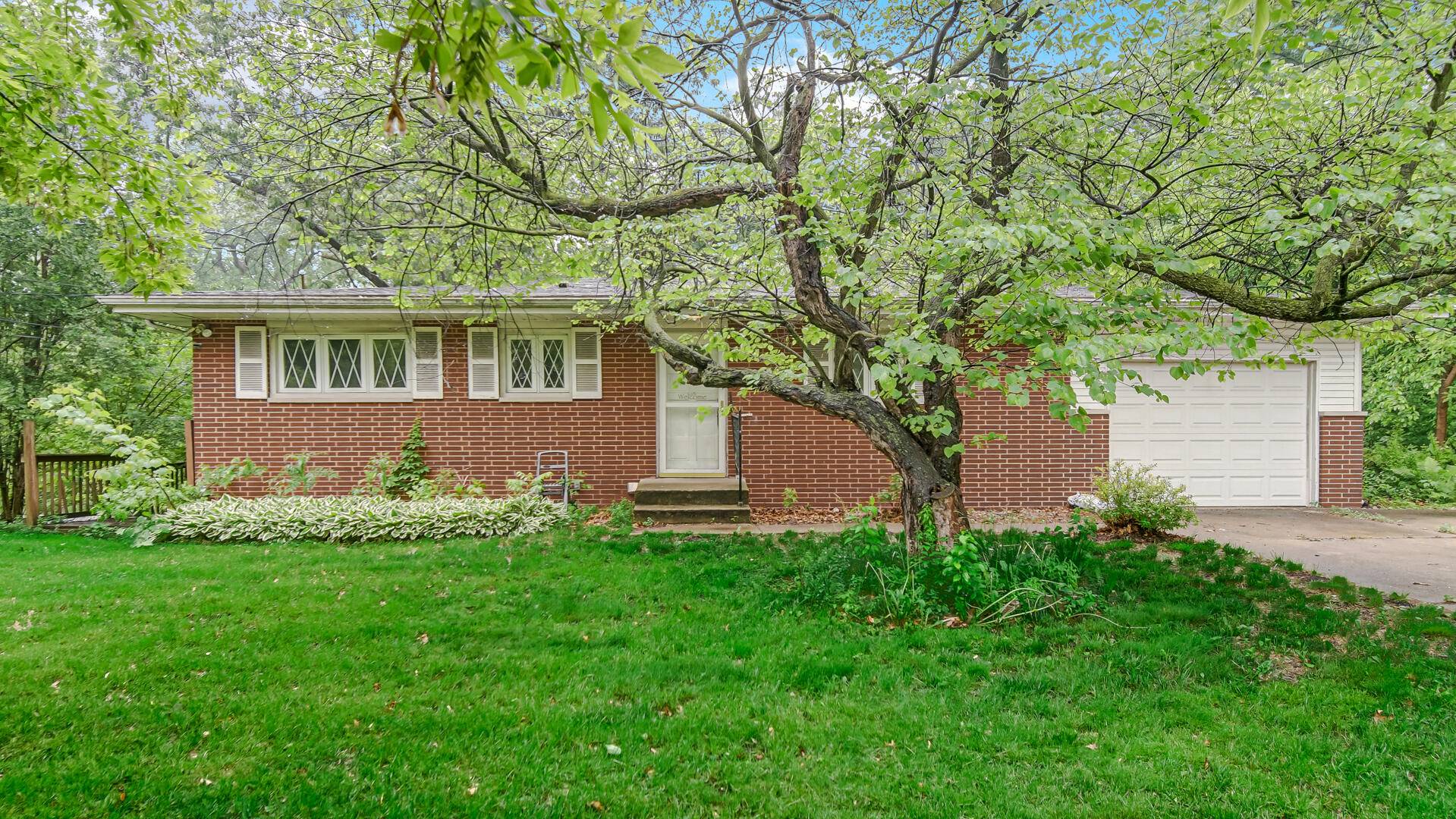 Portage, IN 46368,5021 Stagecoach RD