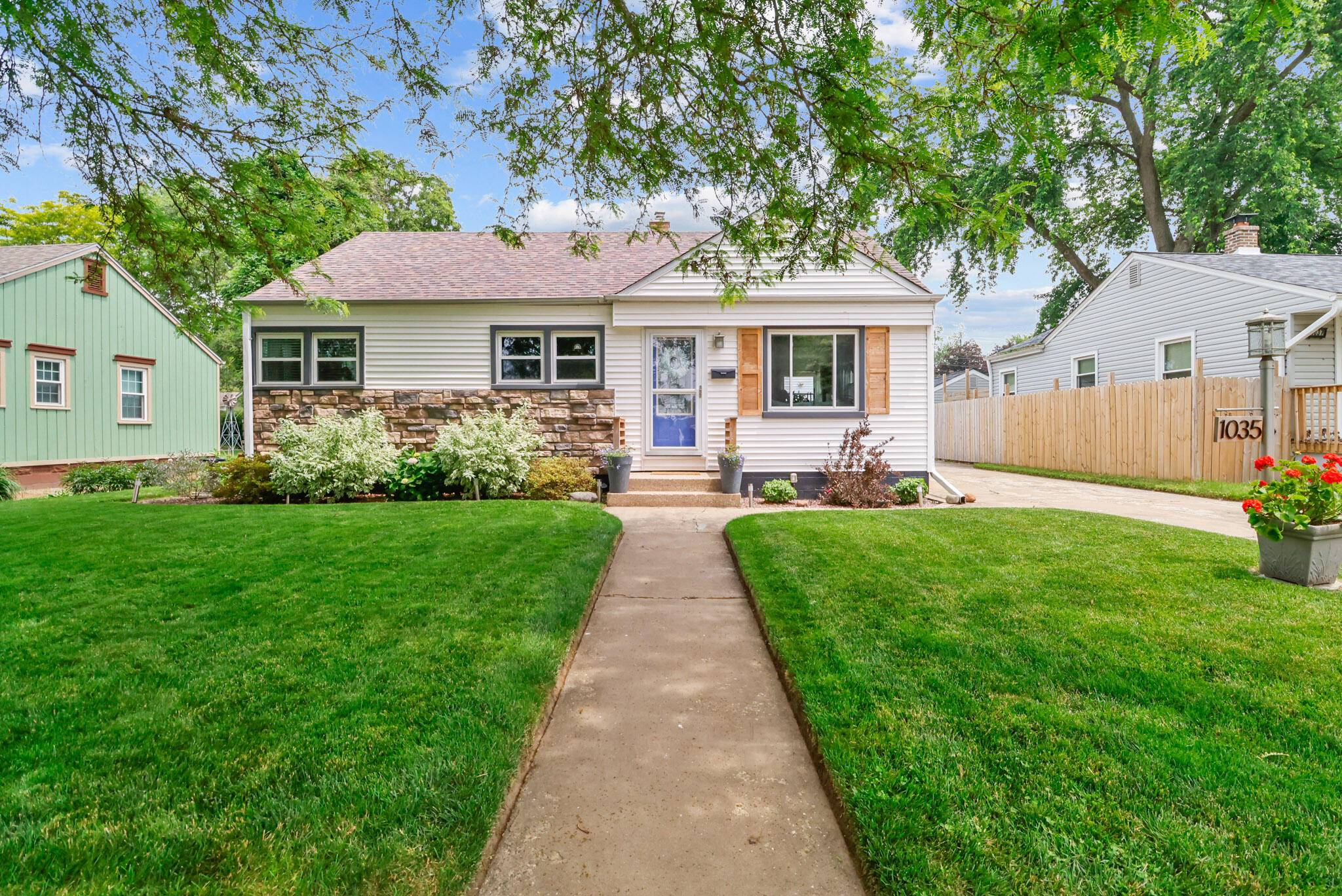 Hobart, IN 46342,1035 State ST