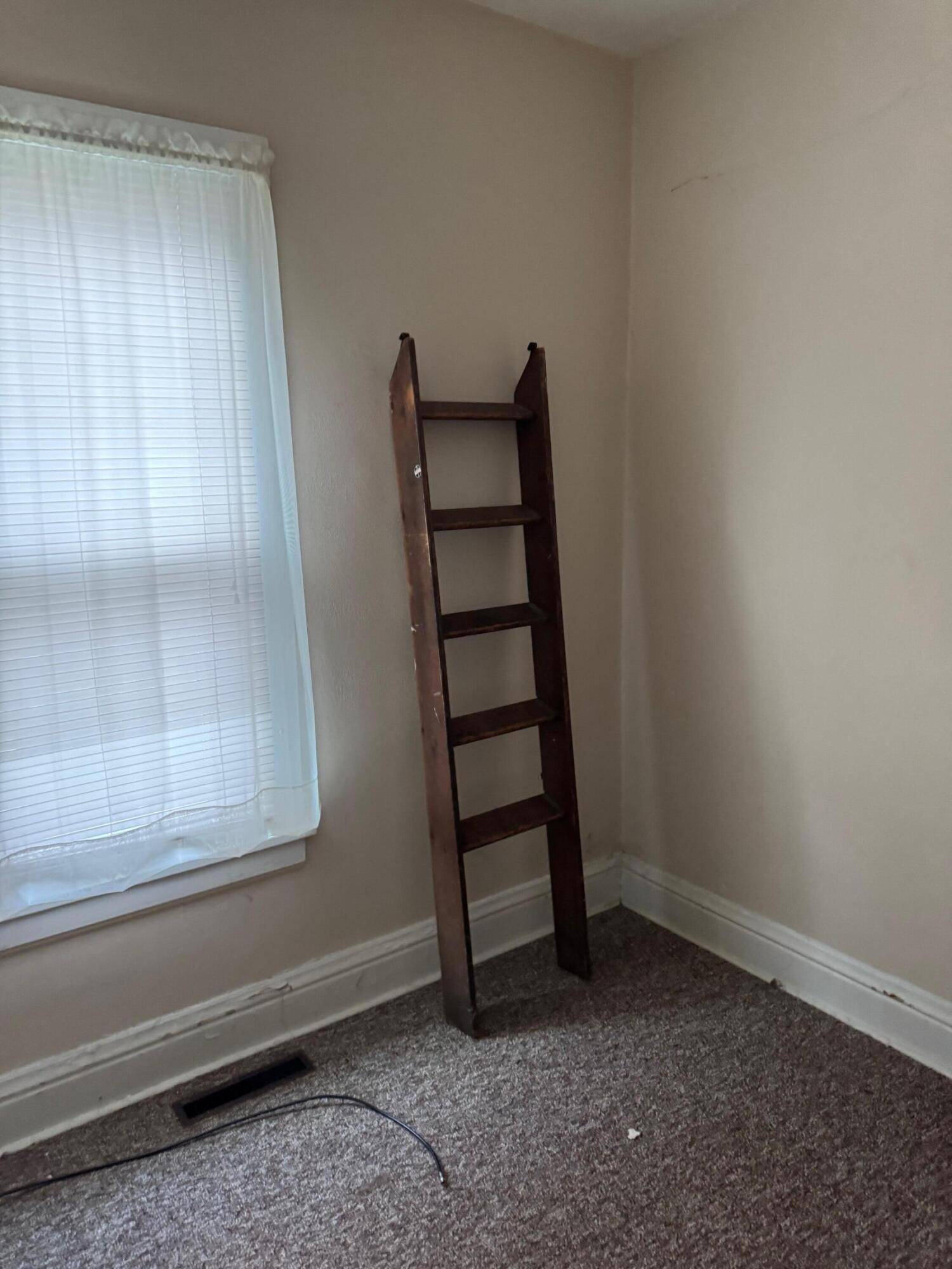 Hobart, IN 46342,843 Lincoln ST