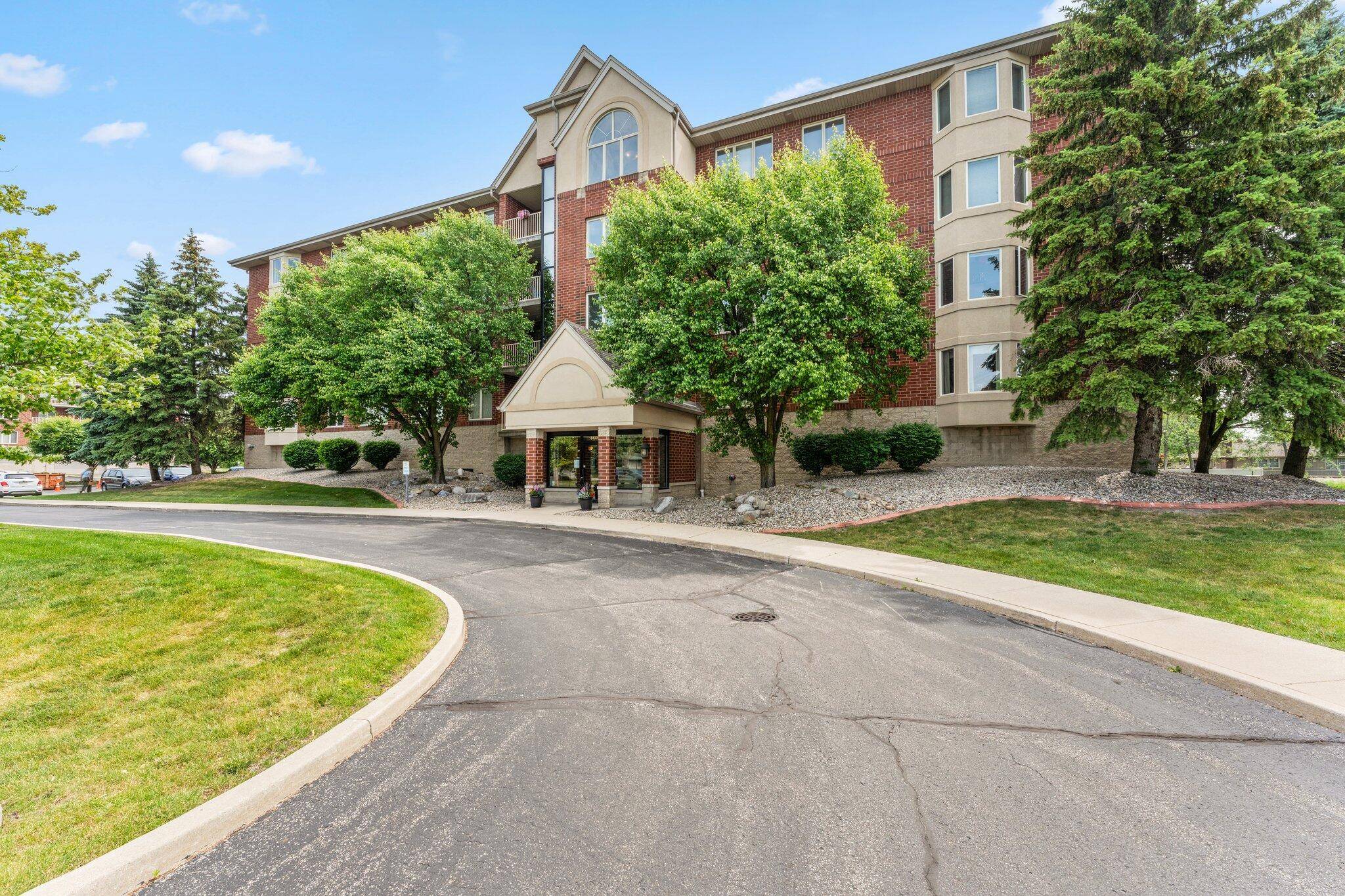 Munster, IN 46321,8445 Manor AVE #106