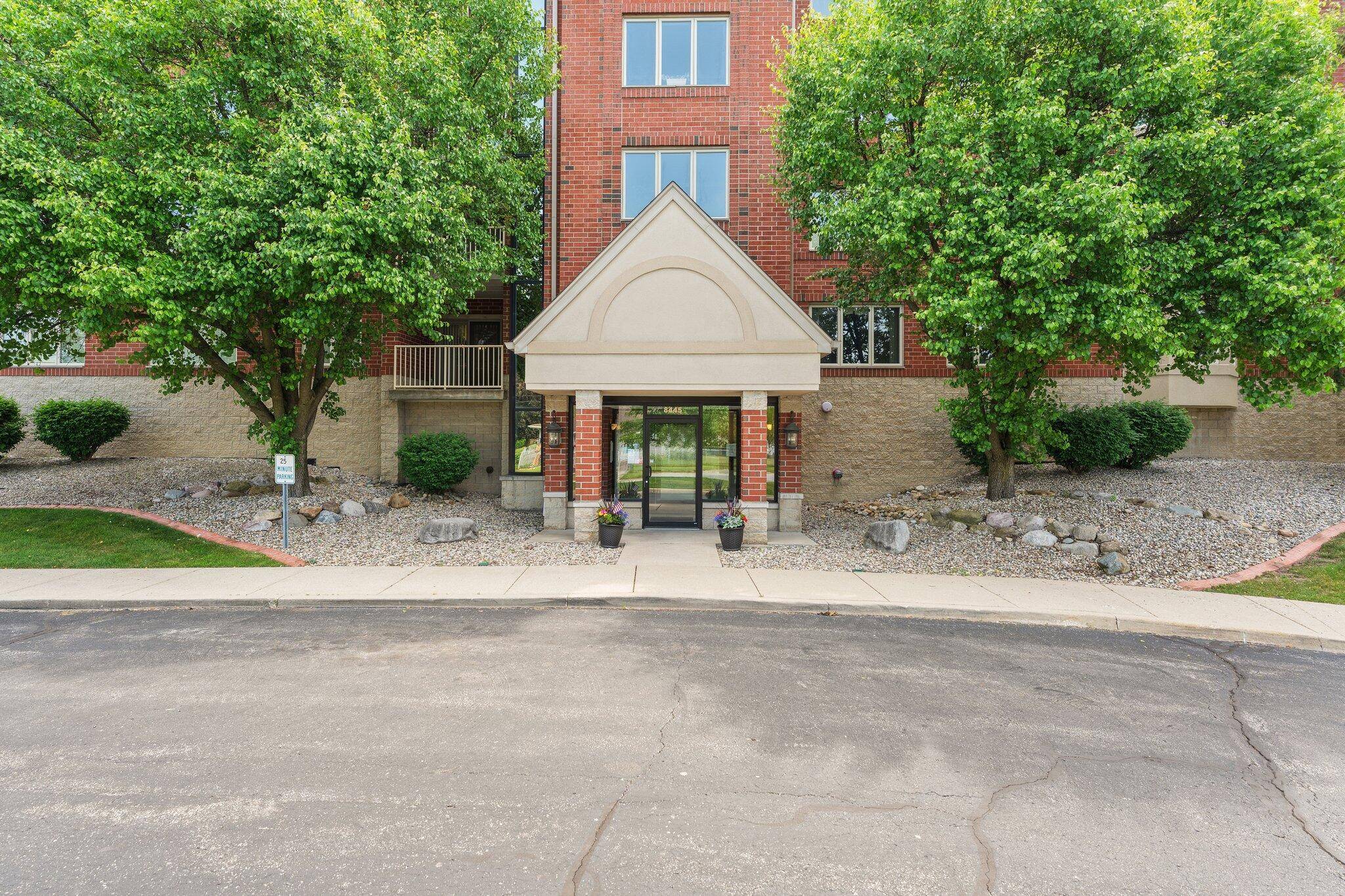 Munster, IN 46321,8445 Manor AVE #106
