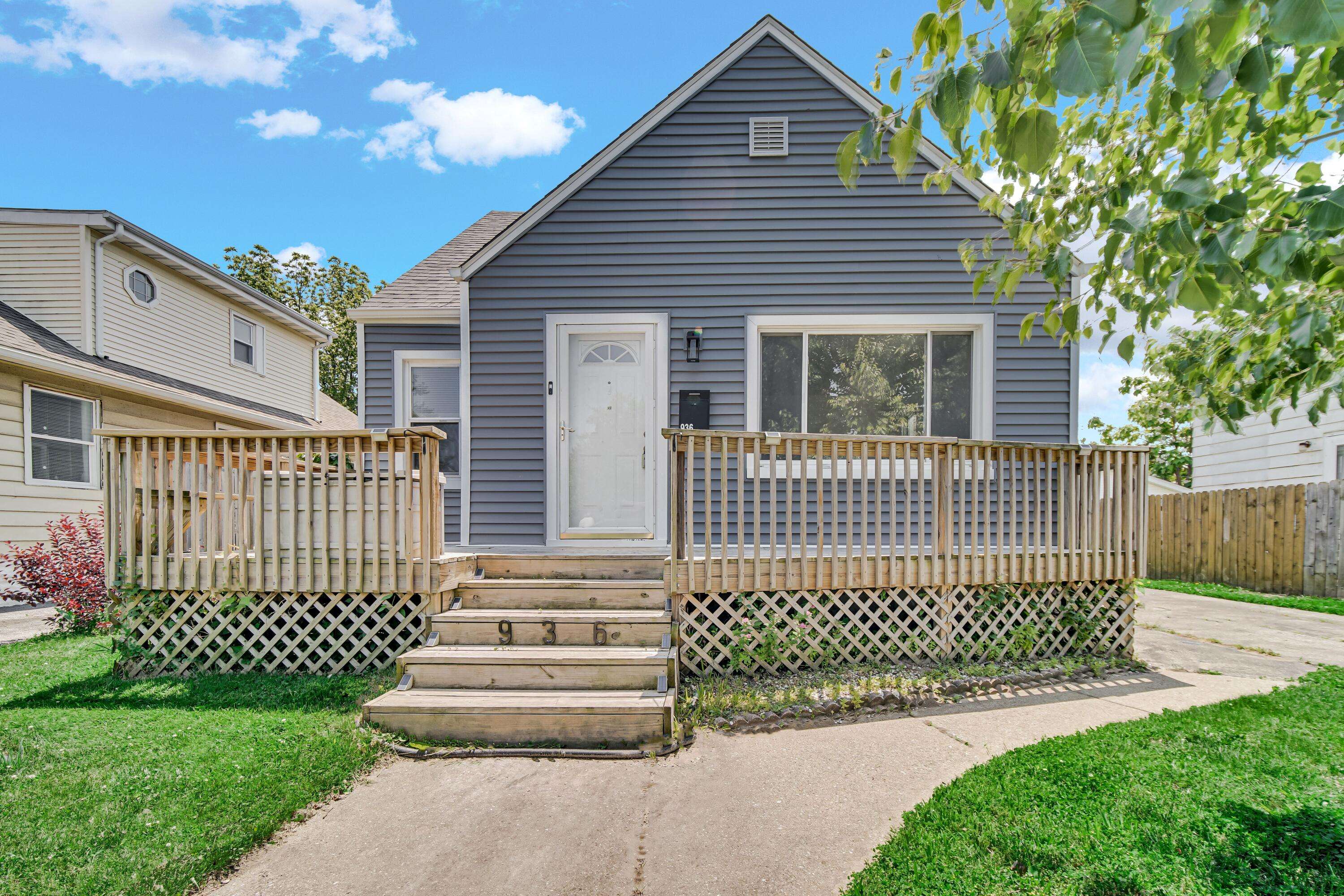 Hammond, IN 46324,936 169th PL