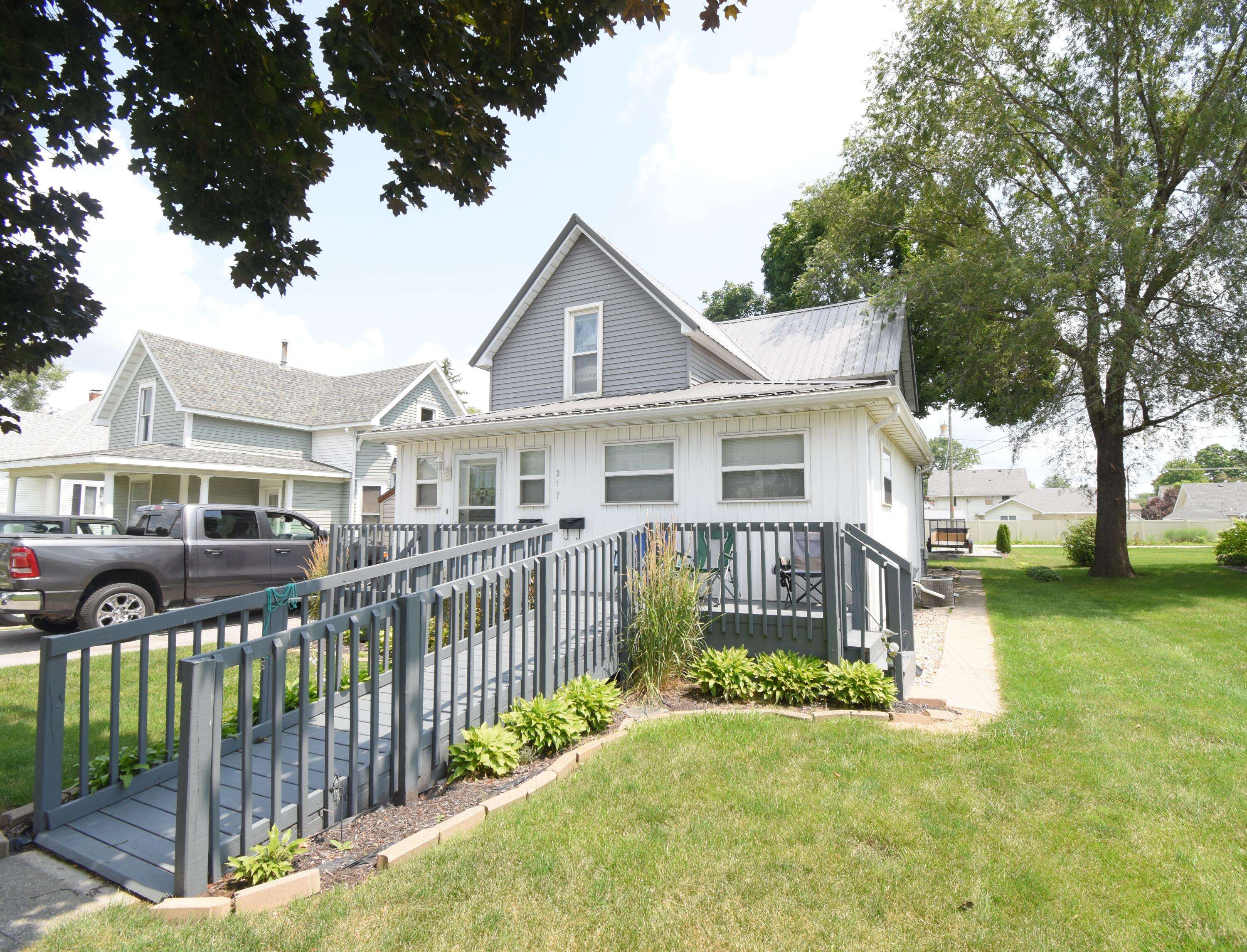 Rensselaer, IN 47978,317 S Cullen ST