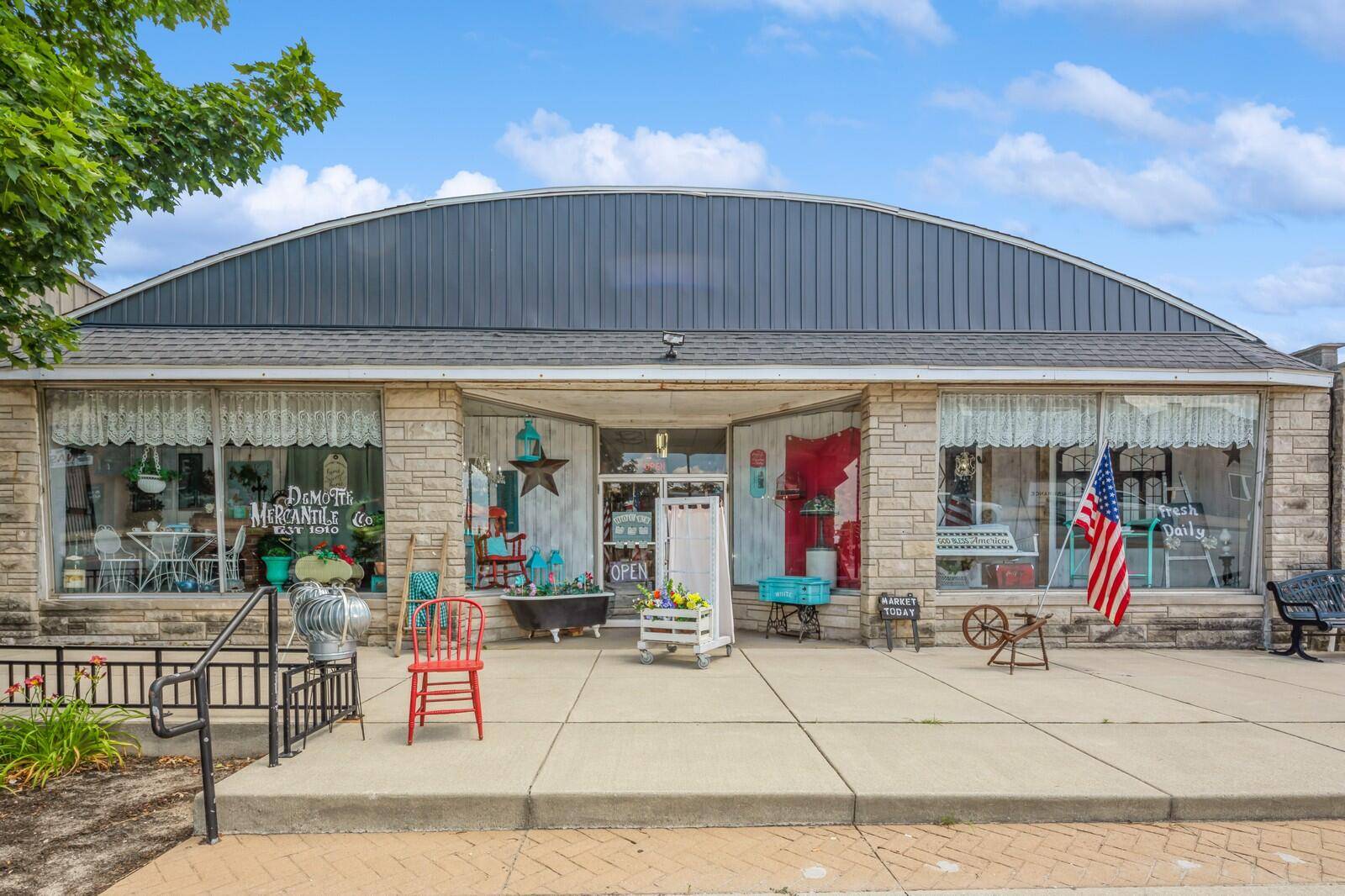 Demotte, IN 46310,821 S Halleck ST