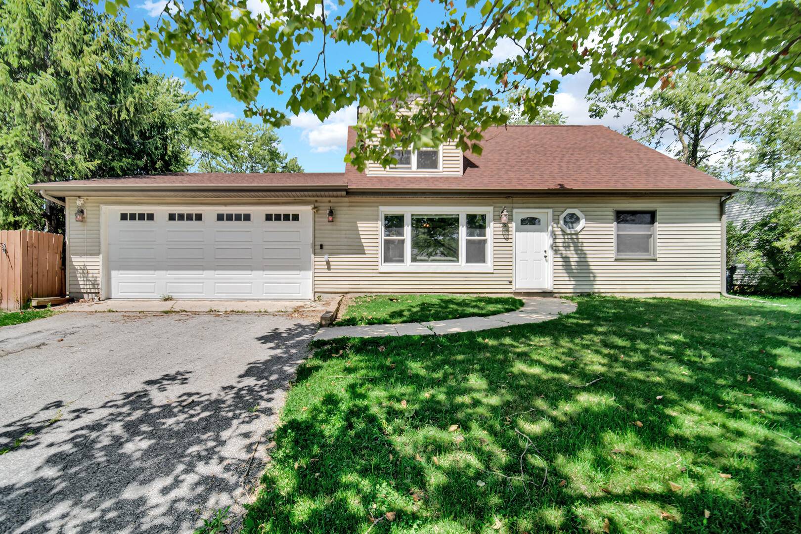 Valparaiso, IN 46385,726 Acadia RD
