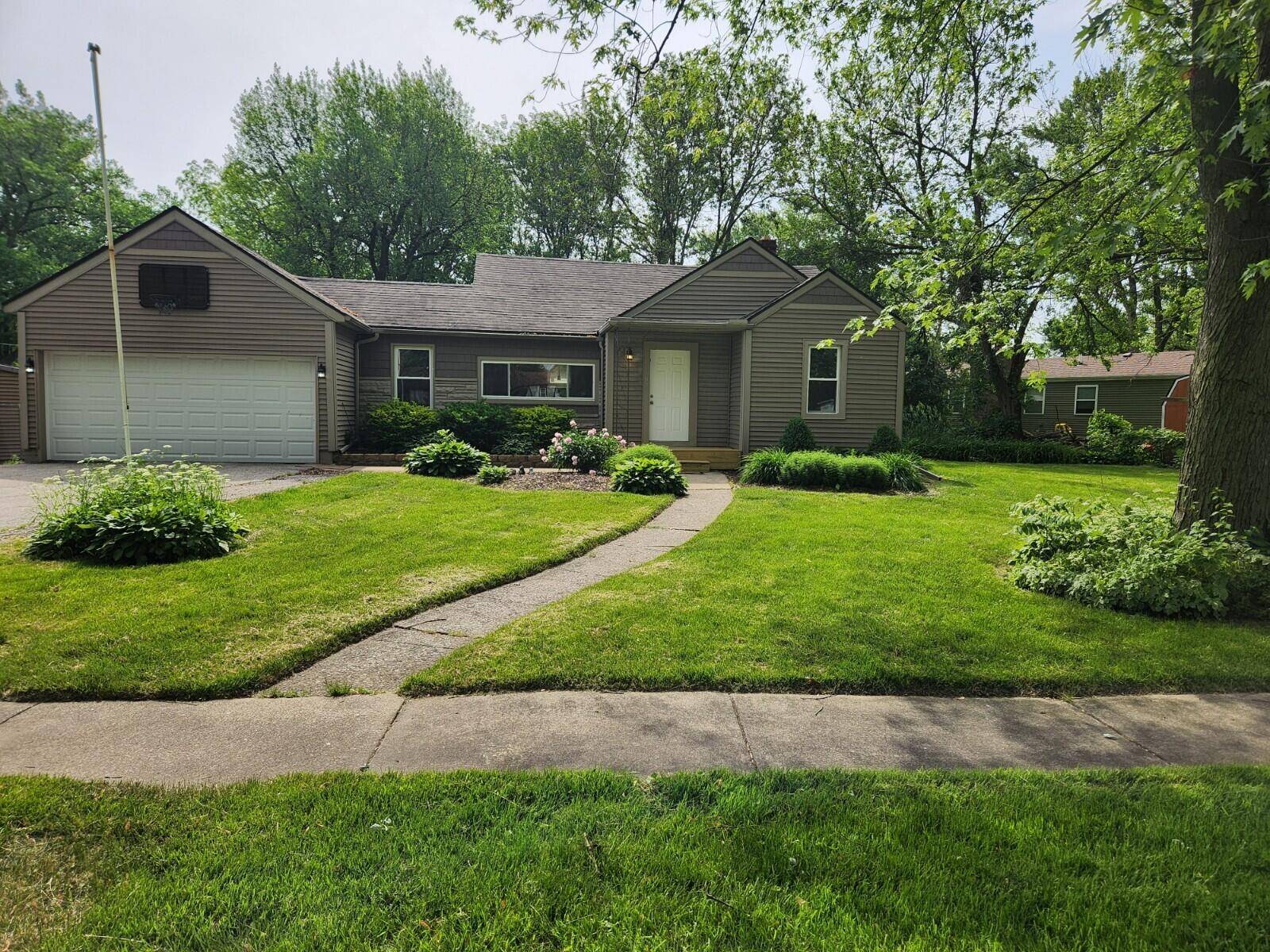 Merrillville, IN 46410,1109 W 62nd PL