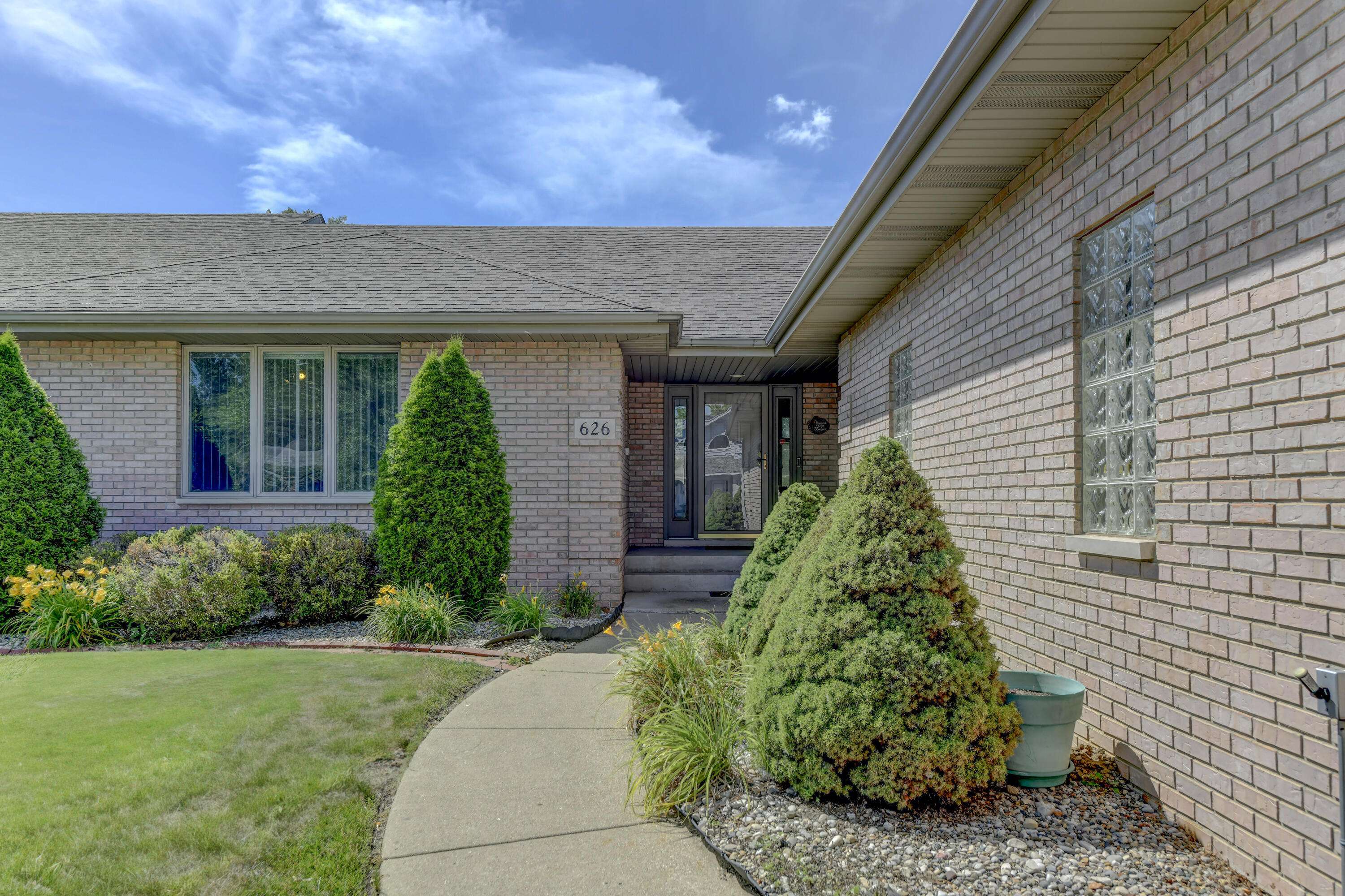 Schererville, IN 46375,626 Rescobie DR
