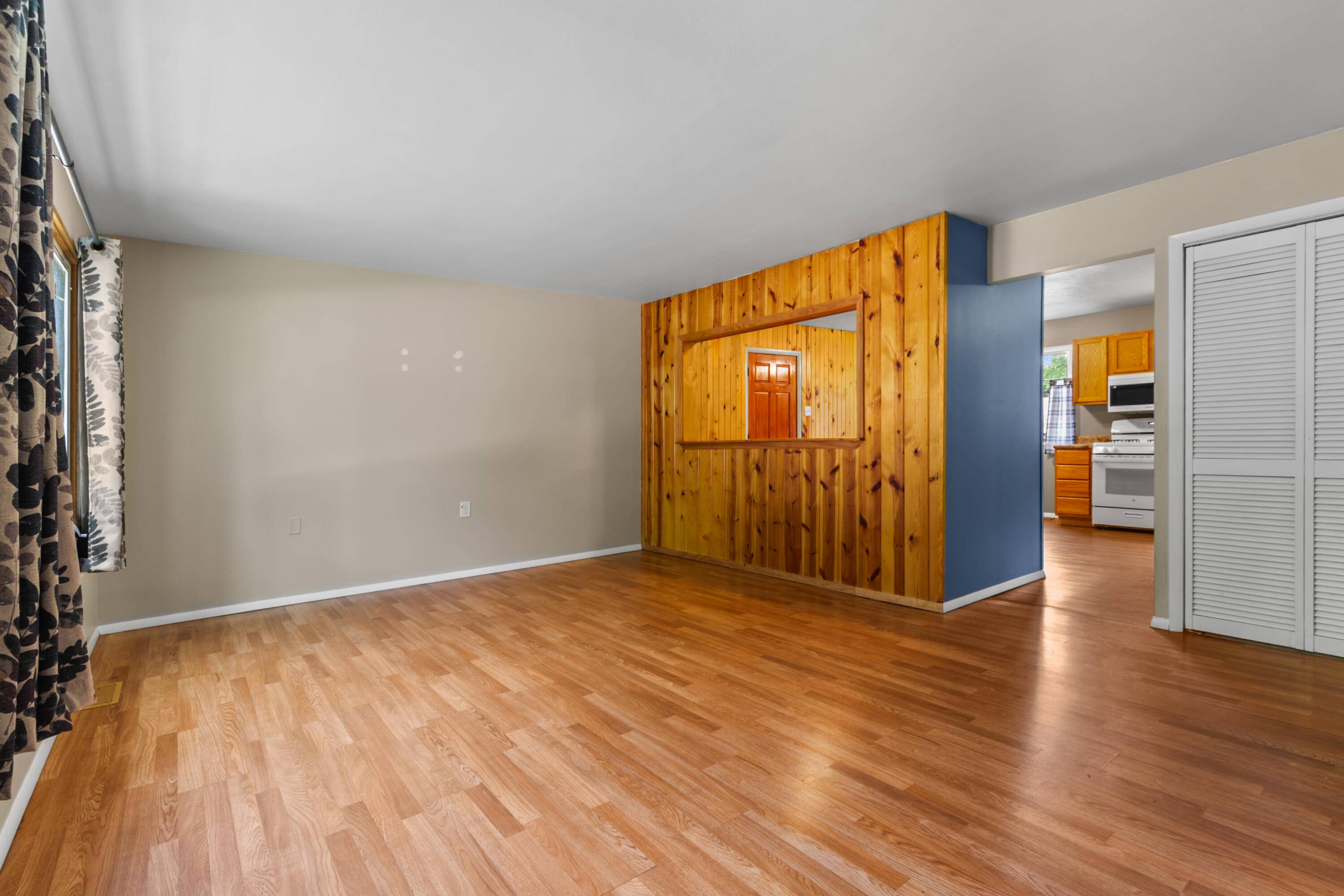Valparaiso, IN 46385,733 Fox River RD
