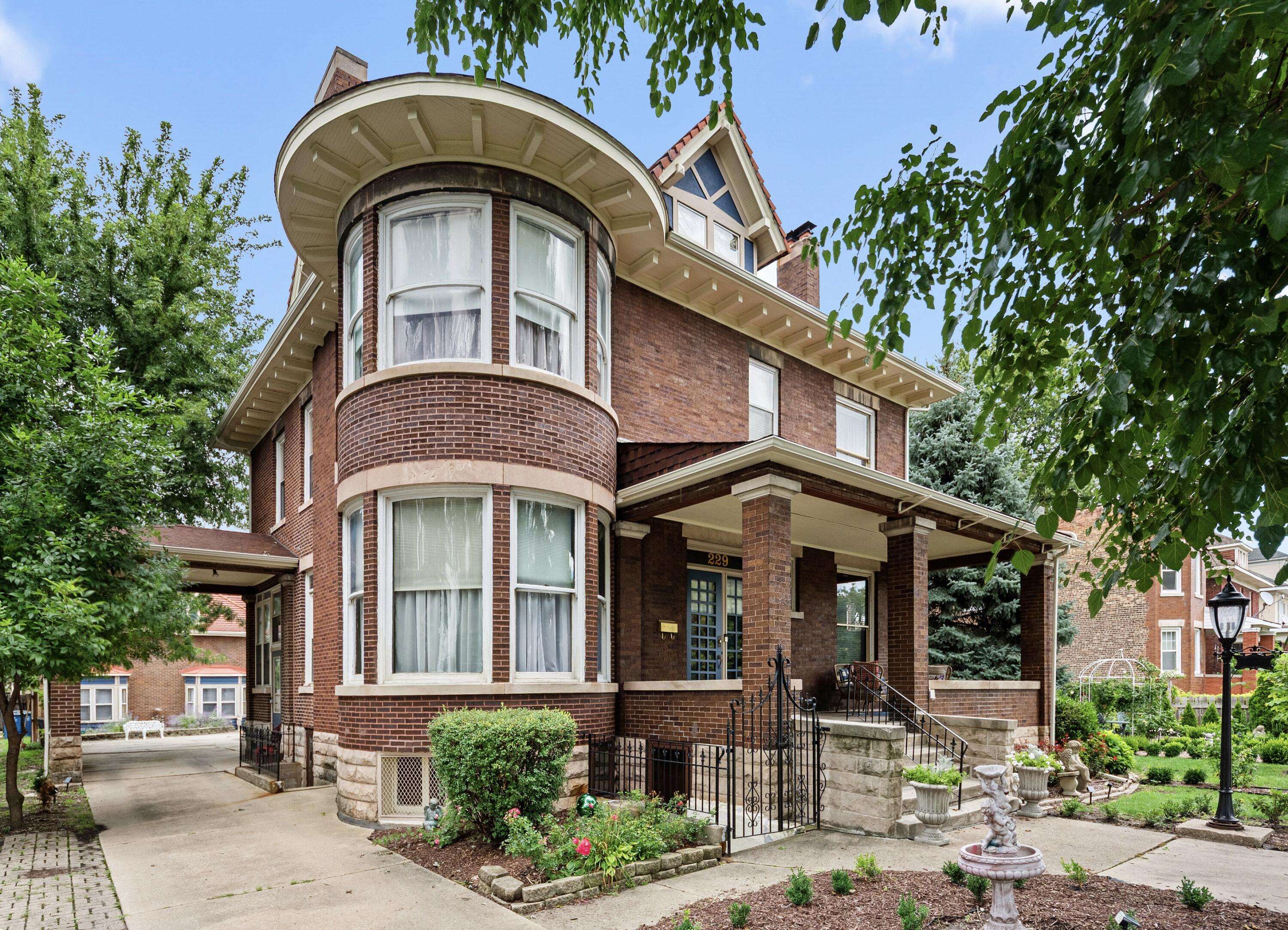 Hammond, IN 46320,229 Ogden ST