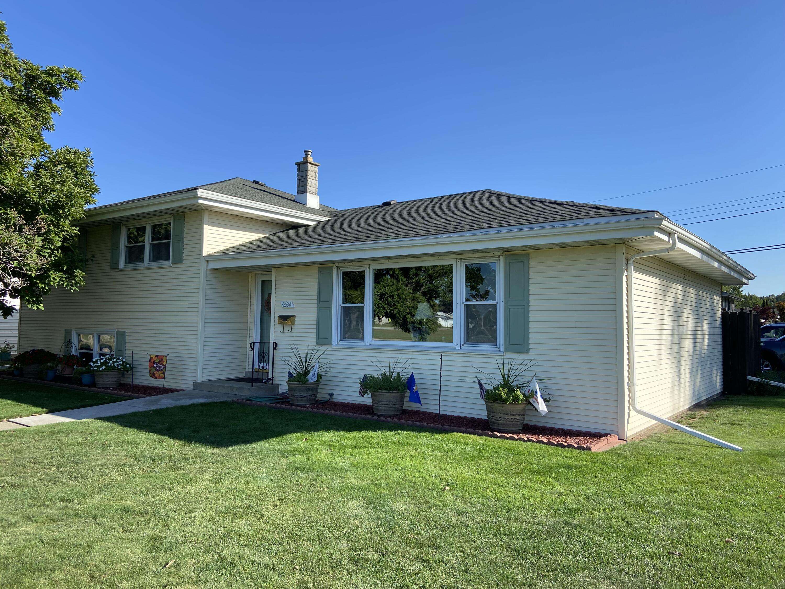 Highland, IN 46322,2934 100th ST