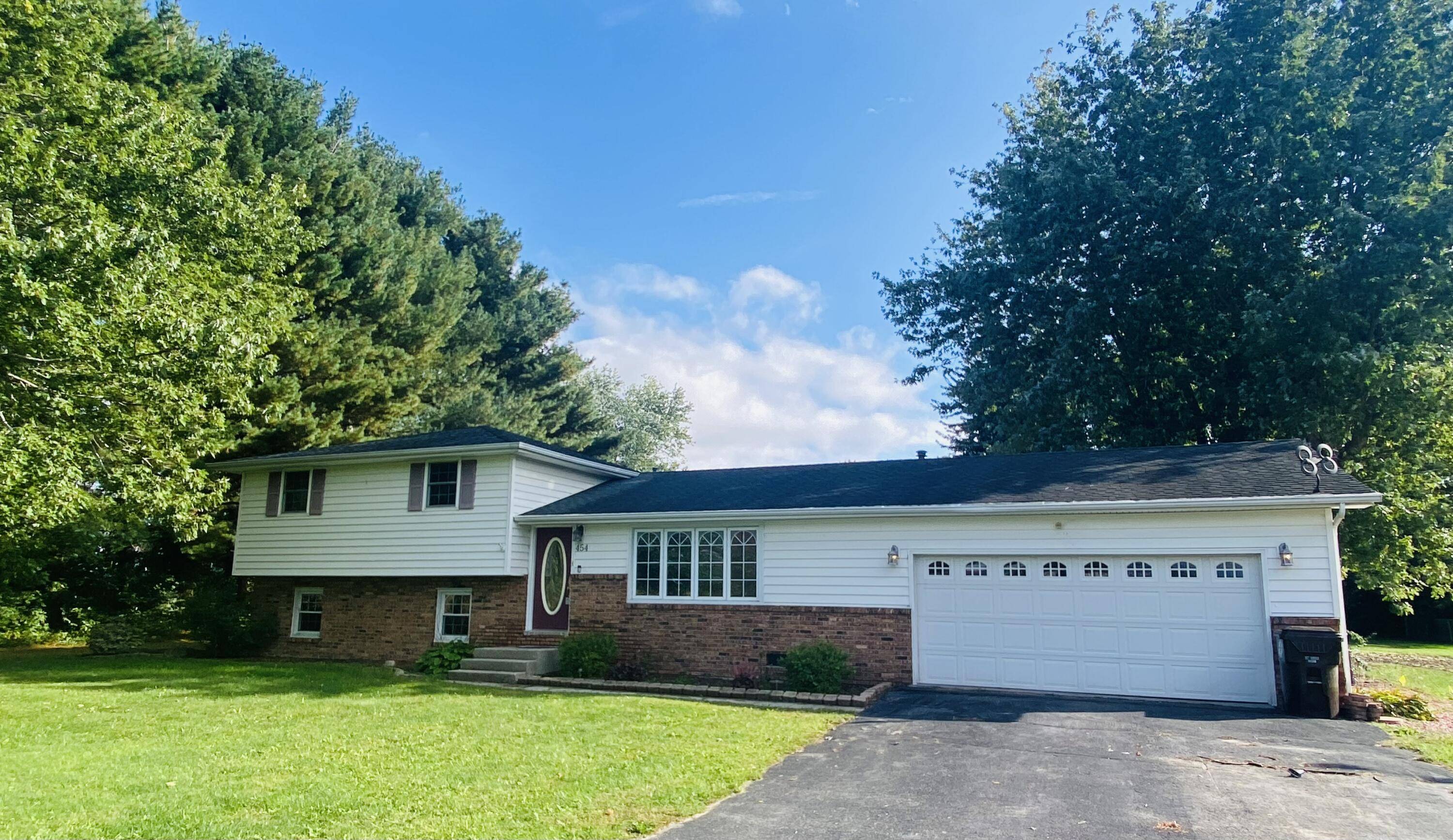 Hebron, IN 46341,454 W 900