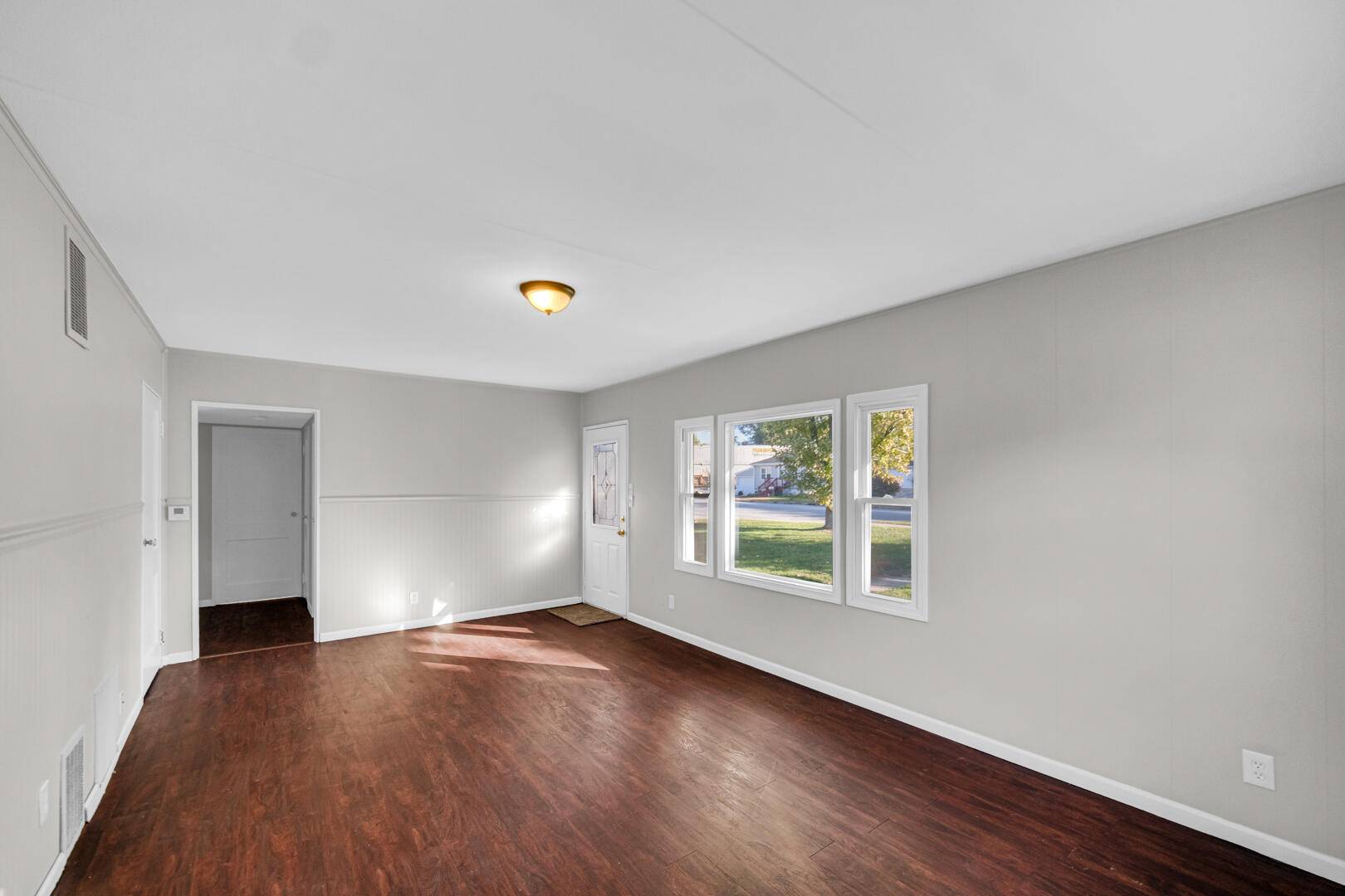 Hammond, IN 46323,7134 Parrish AVE