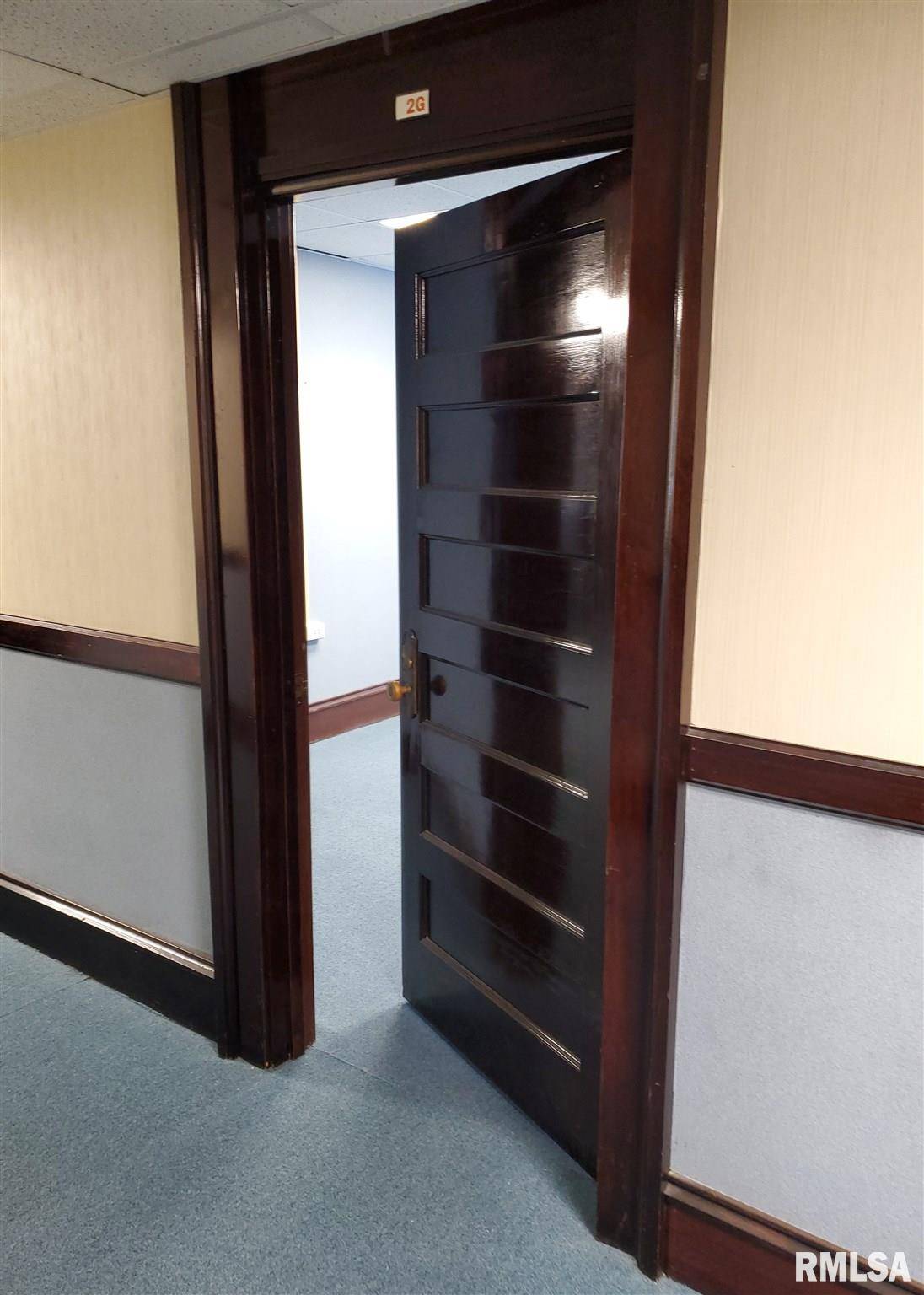 Springfield, IL 62701,321 1/2 S 6TH ST #Offices B-G