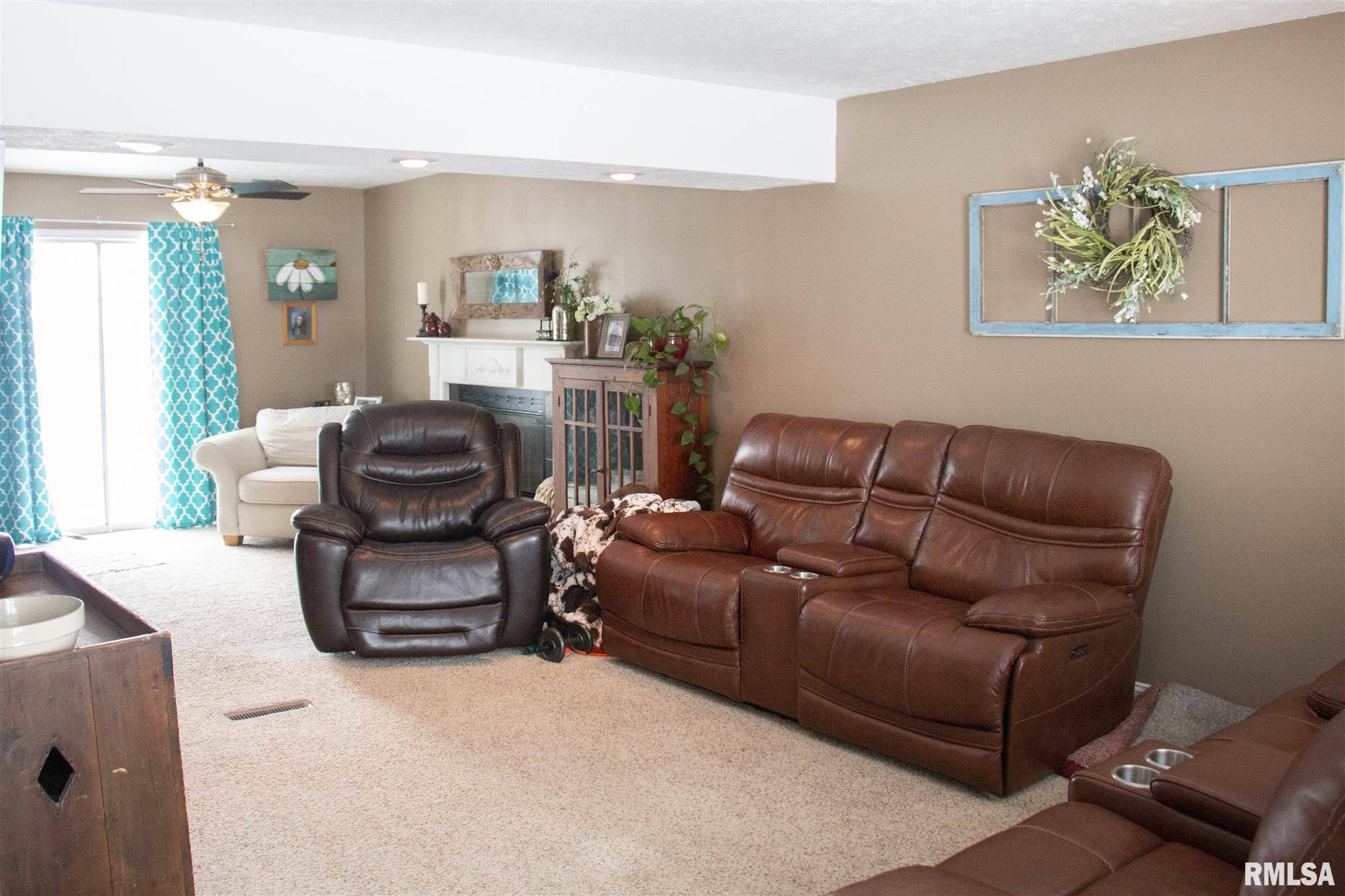 Athens, IL 62613,707 N Bitterroot CT