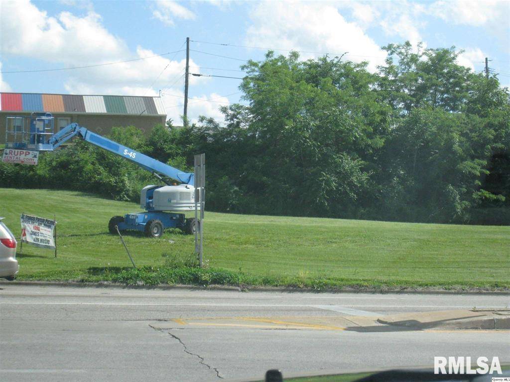 Quincy, IL 62301,325 N 4TH ST